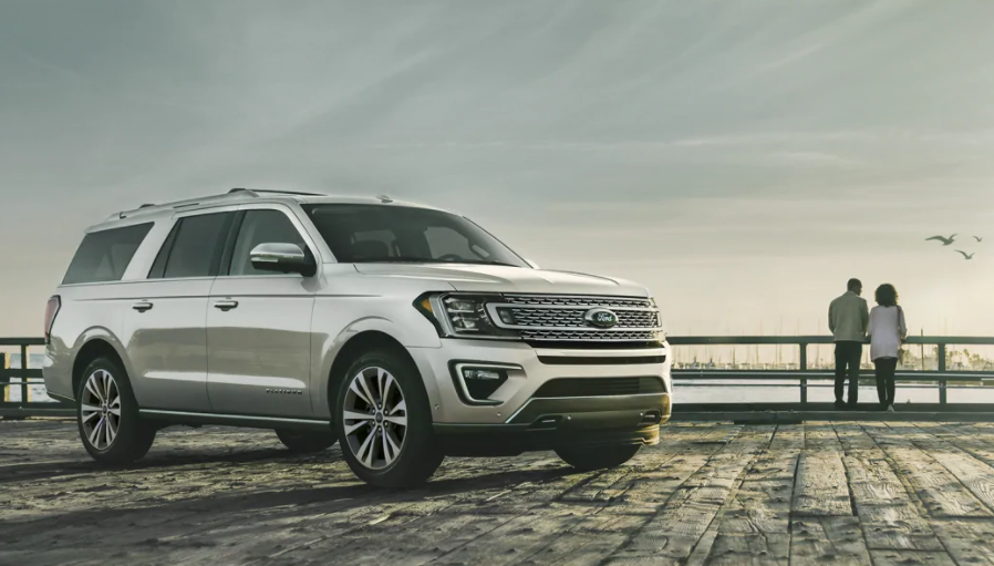 2021 ford white expedition on boardwalk