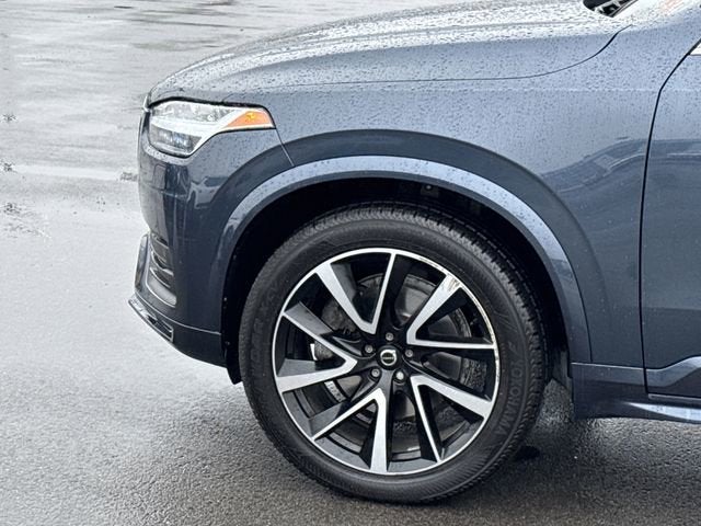 2022 Volvo XC90 Momentum