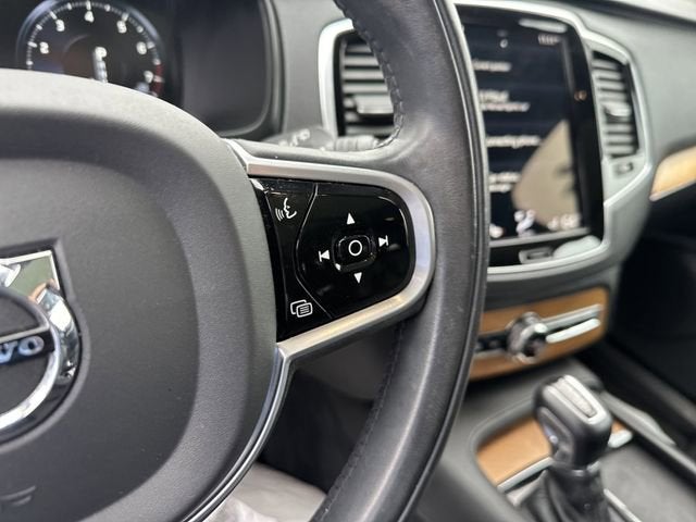 2022 Volvo XC90 Momentum