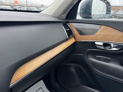 2022 Volvo XC90 Momentum