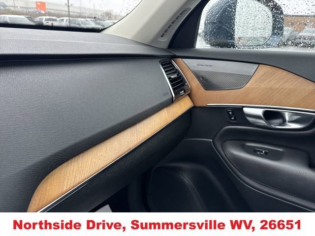 2022 Volvo XC90 Momentum