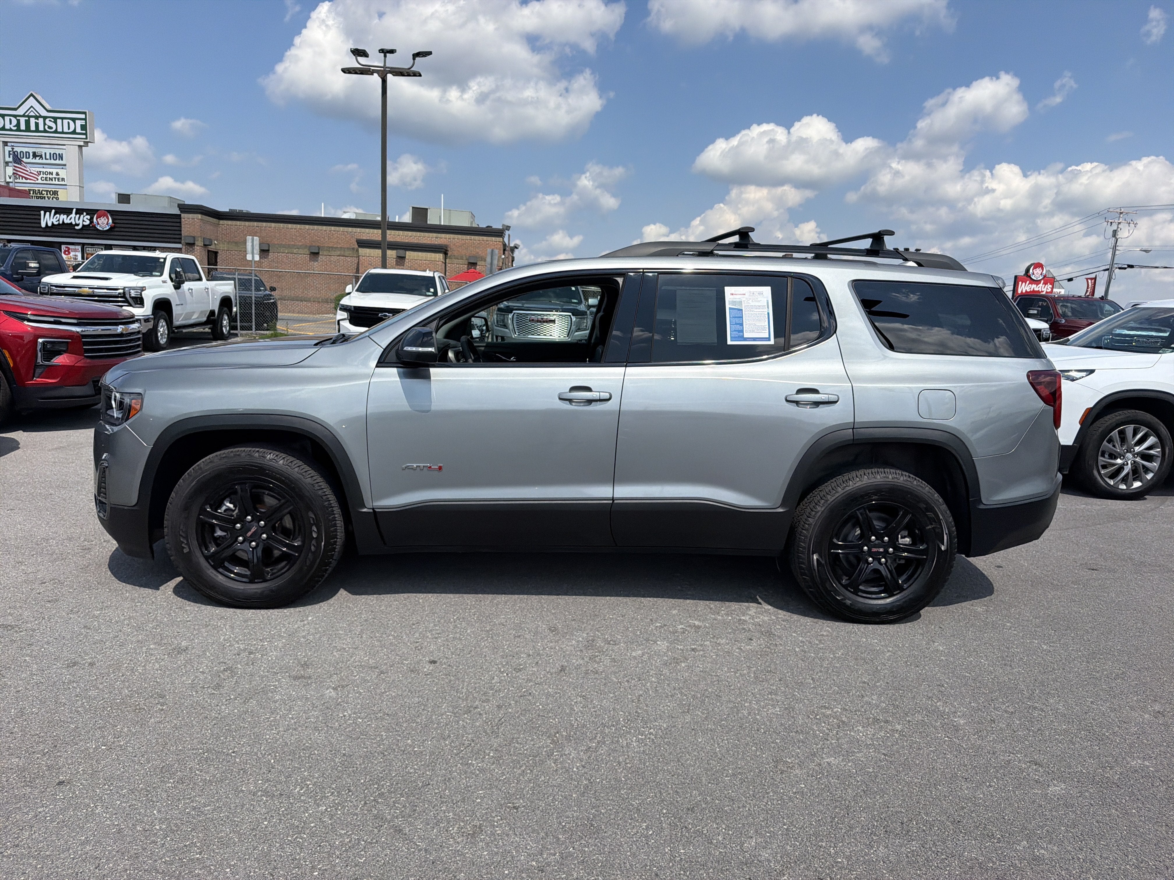 2023 GMC Acadia AT4