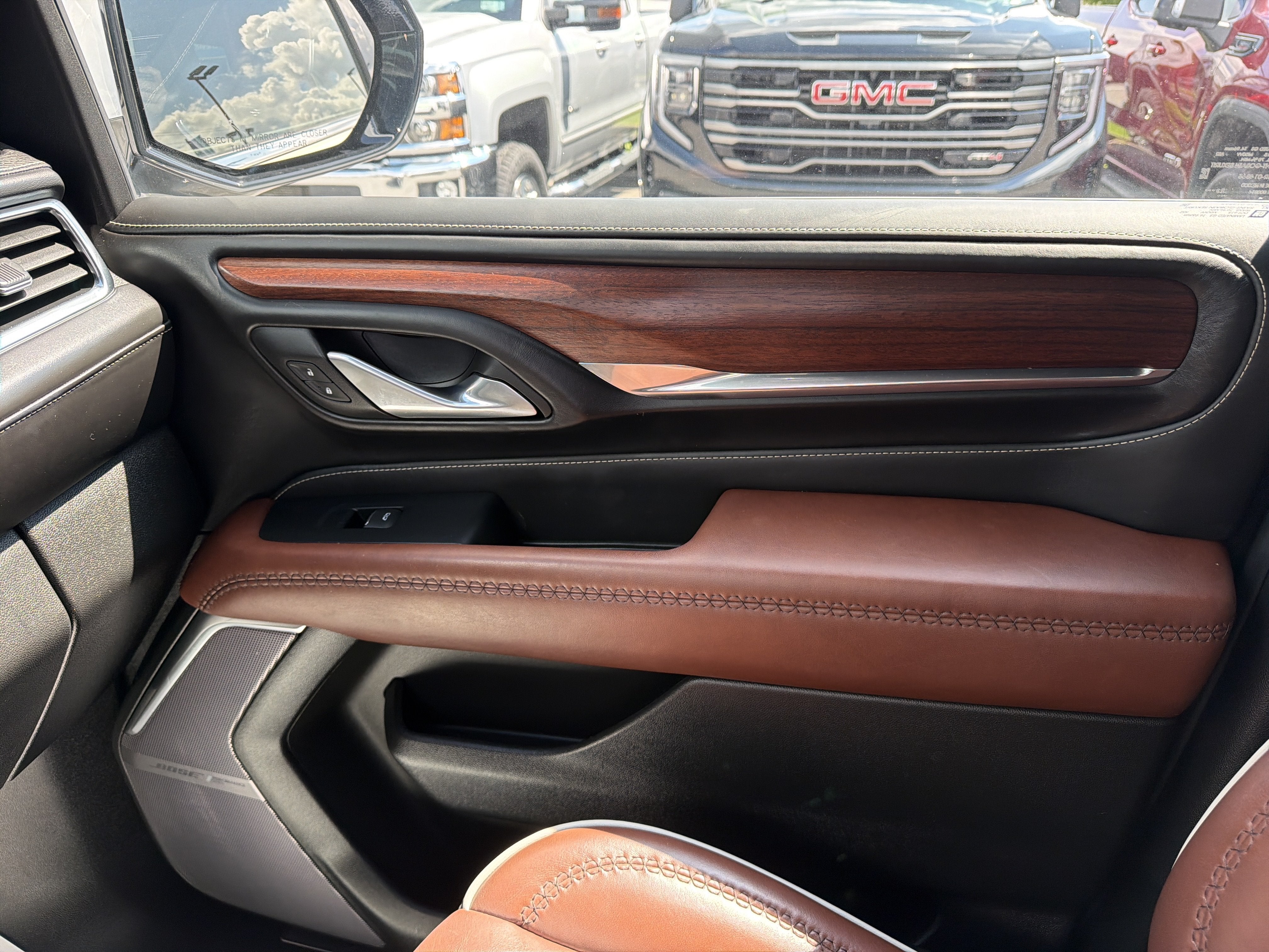 2024 GMC Yukon Denali Ultimate