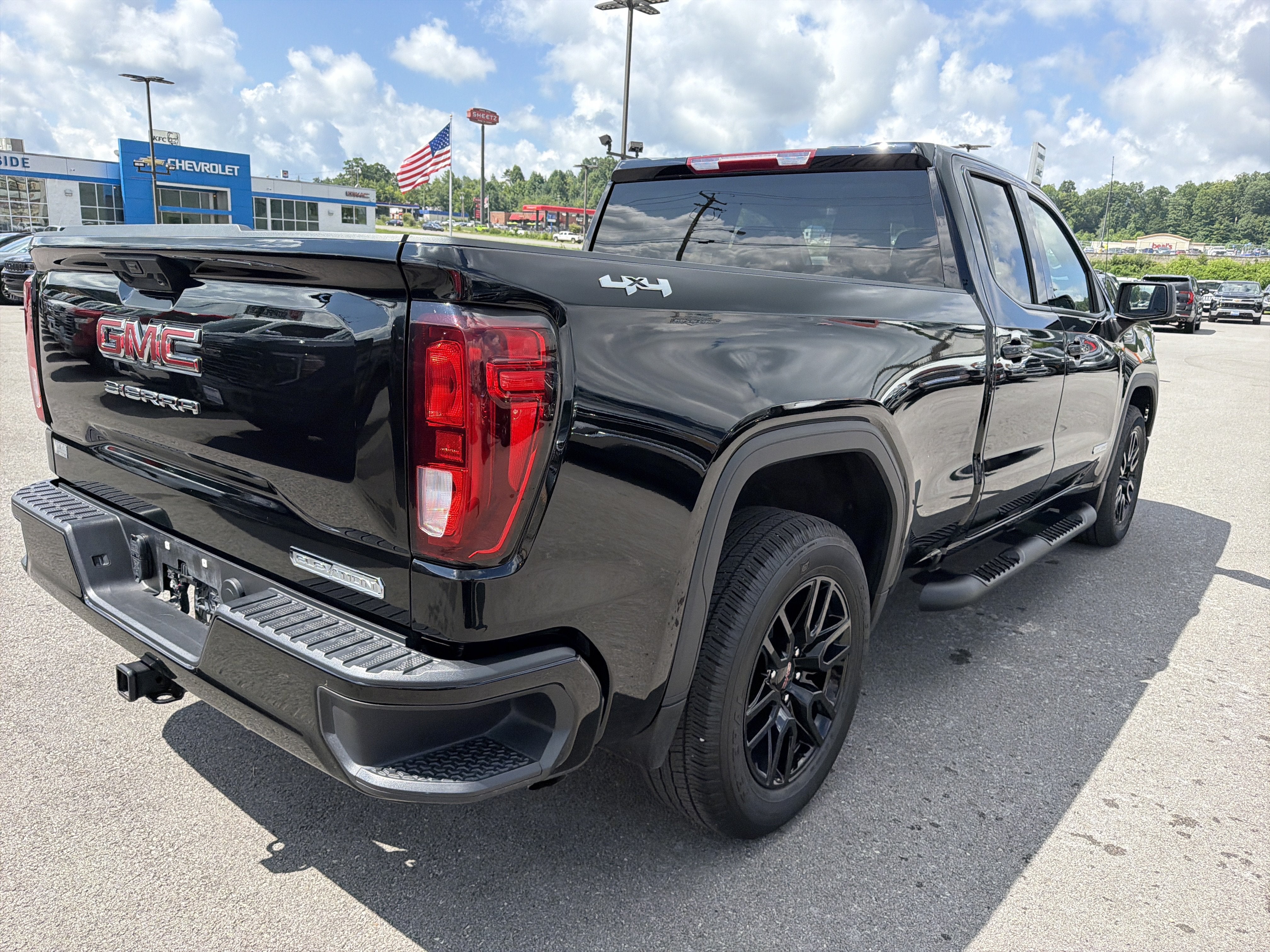 2025 GMC Sierra 1500 Elevation