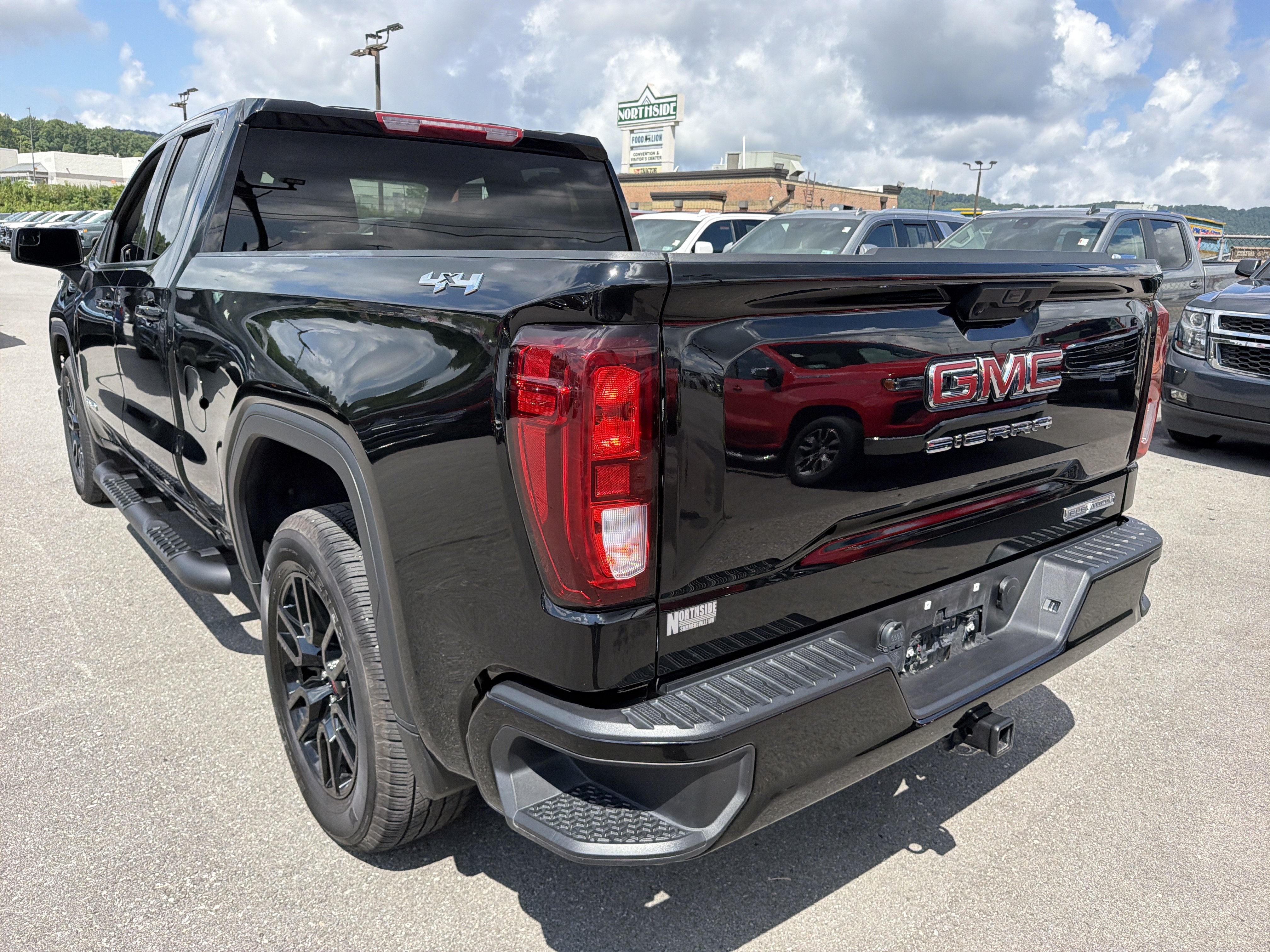 2025 GMC Sierra 1500 Elevation