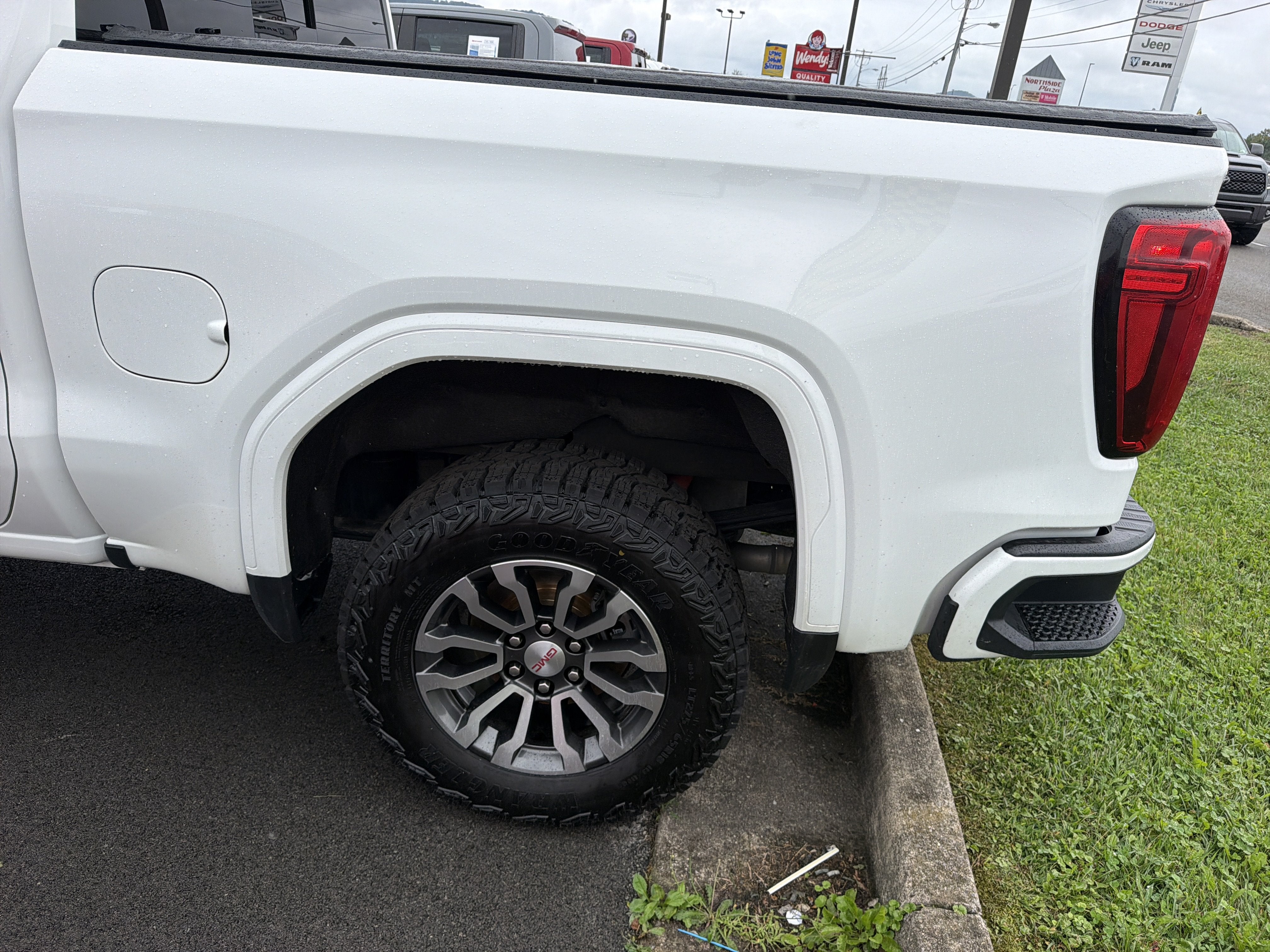 2023 GMC Sierra 1500 AT4