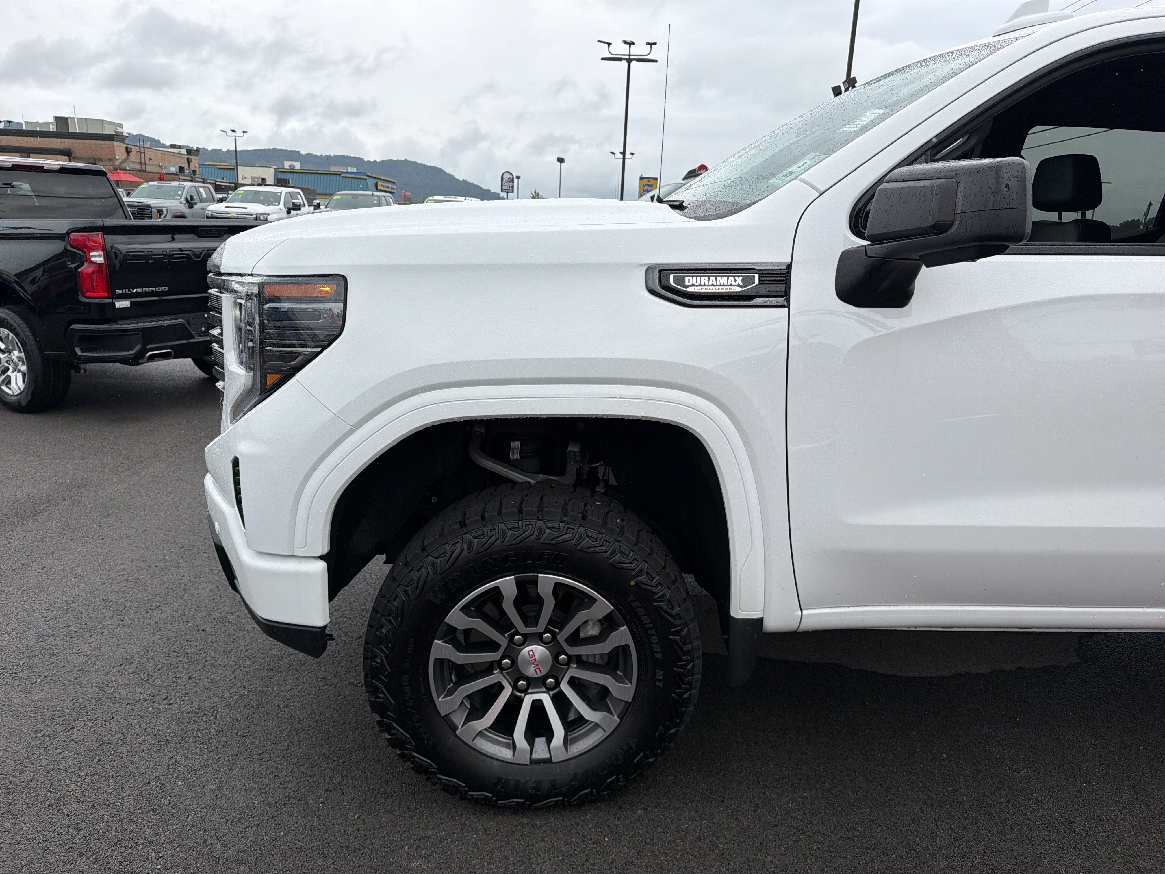 2023 GMC Sierra 1500 AT4