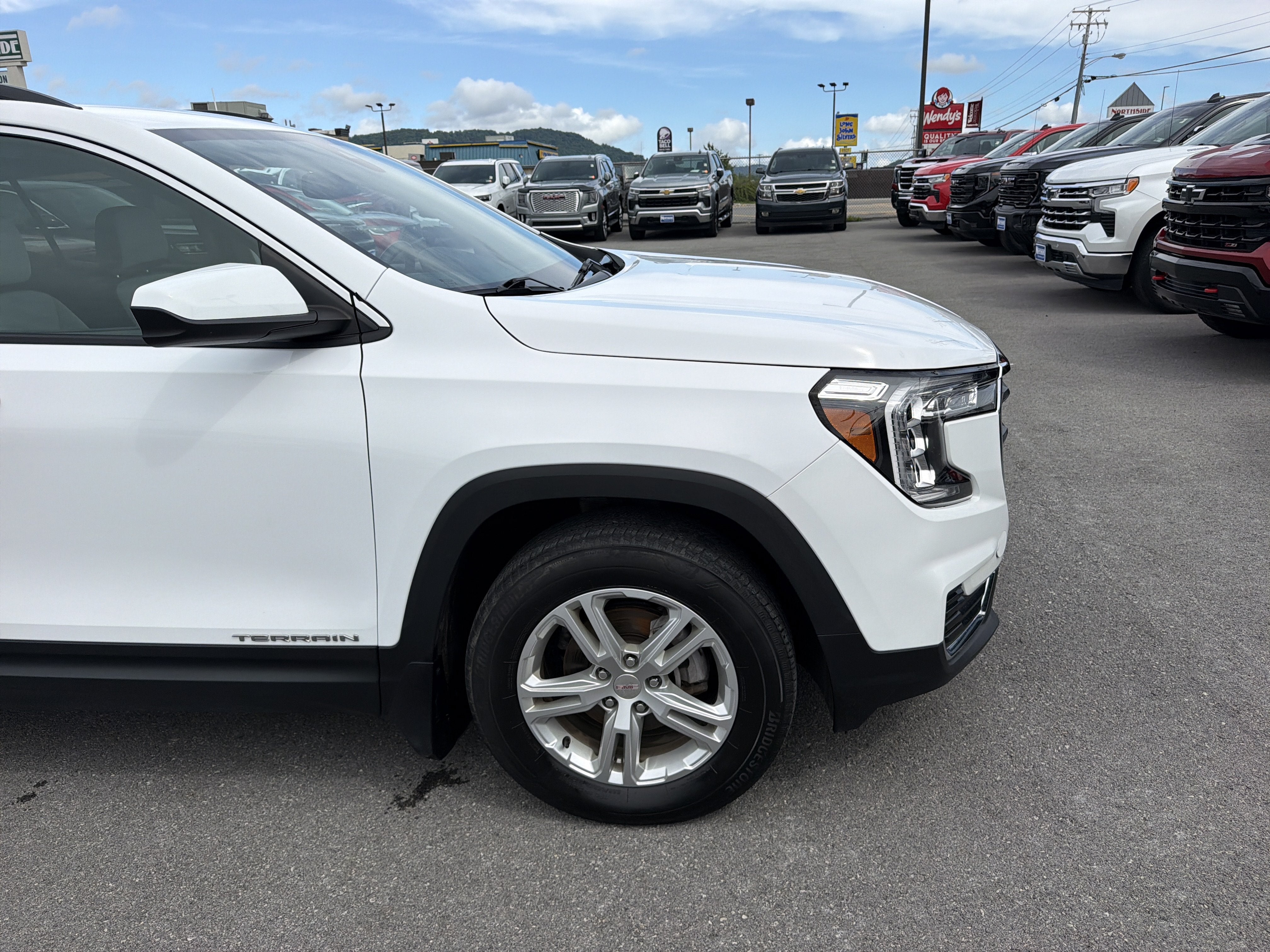 2024 GMC Terrain SLE