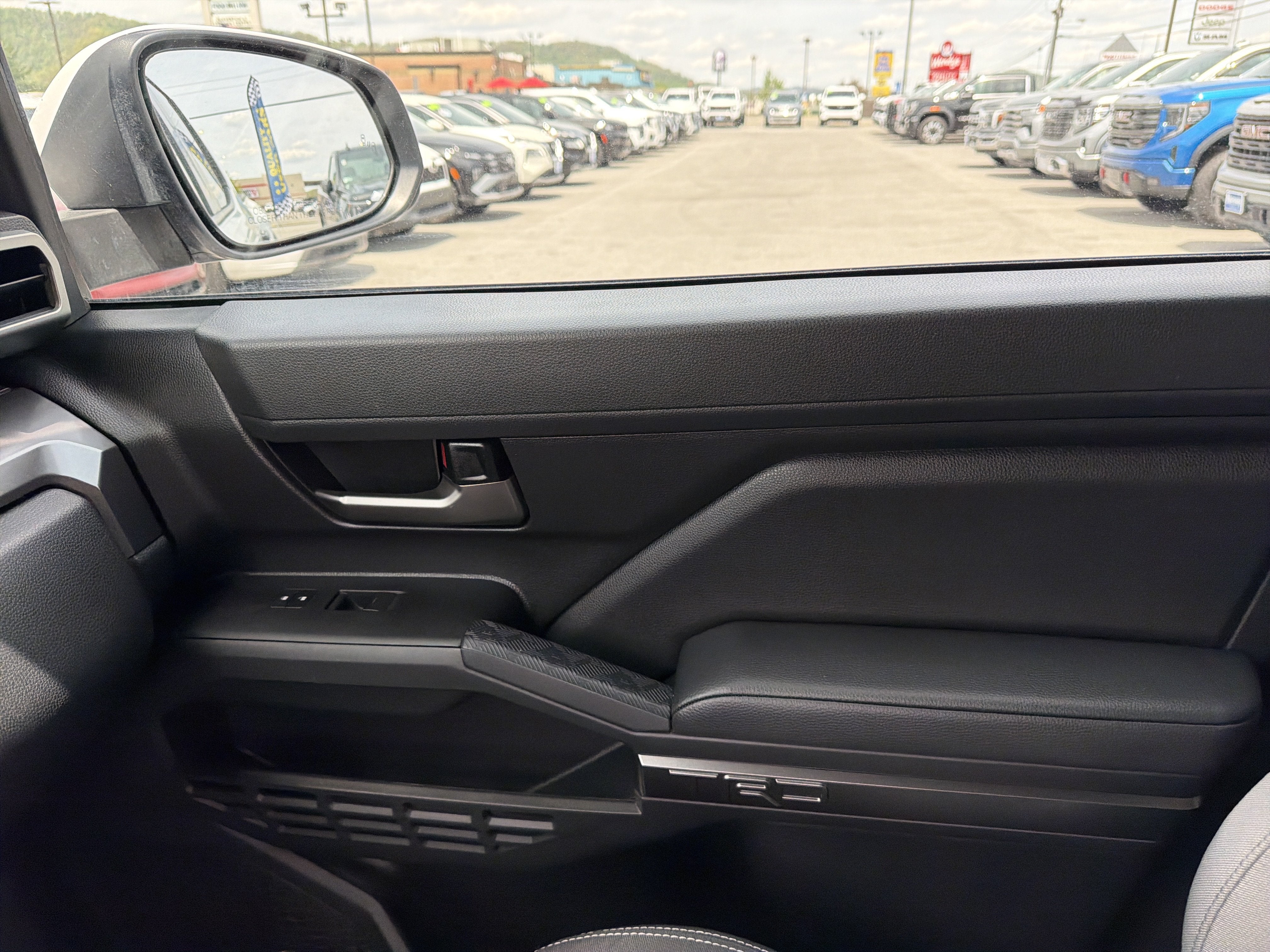 2025 Toyota Tacoma 4WD SR