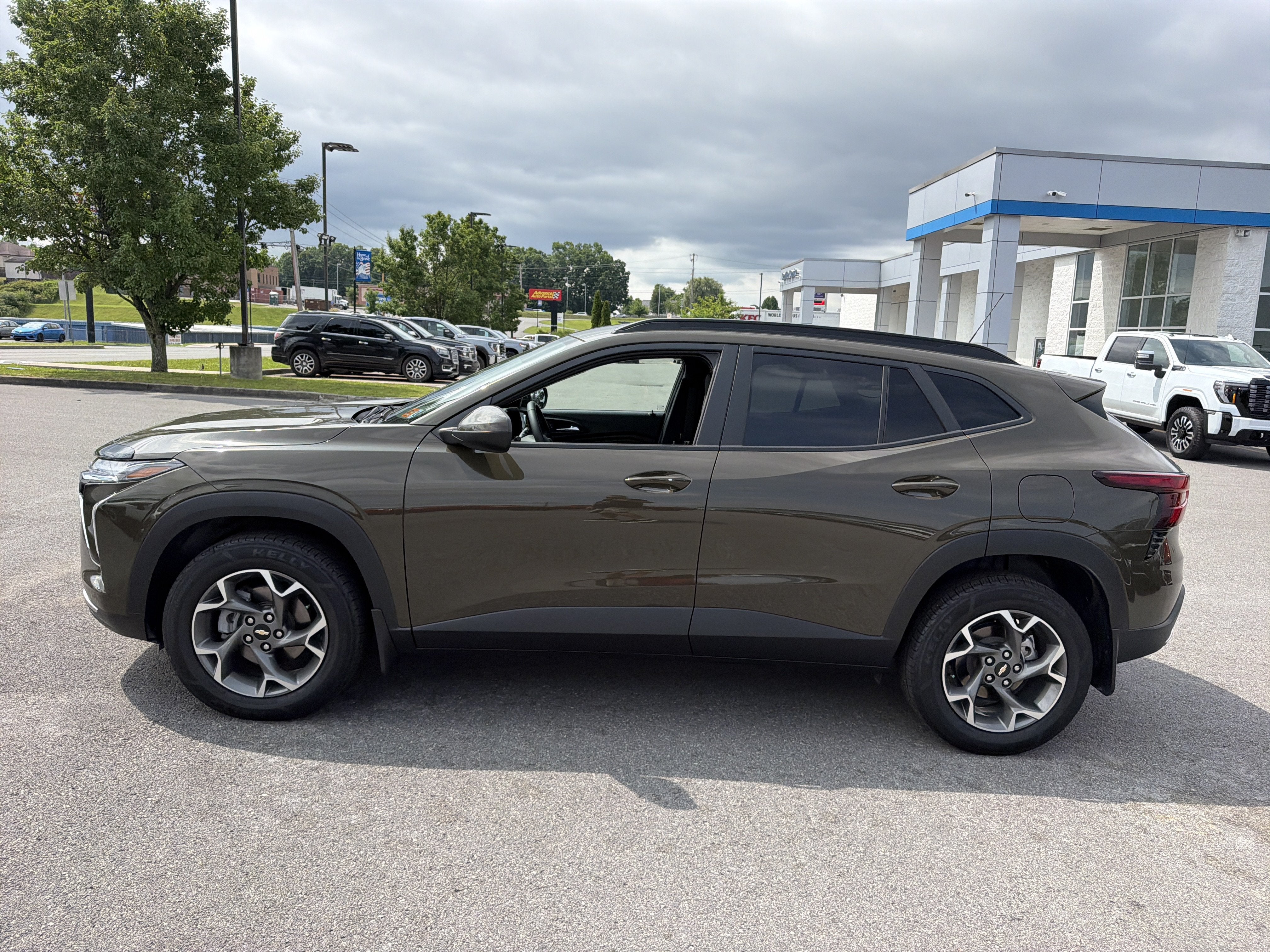 2024 Chevrolet Trax LT
