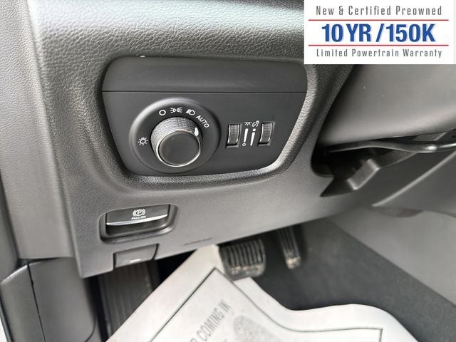 2025 Jeep Grand Cherokee Laredo X 4x4