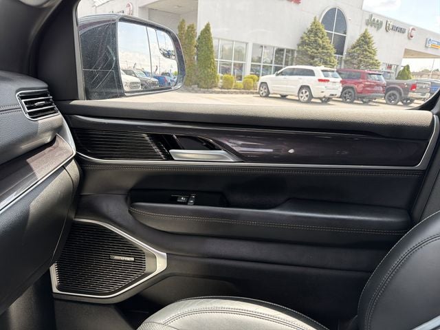 2024 Jeep Wagoneer Base