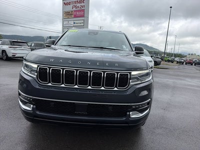 2023 Jeep Wagoneer Base