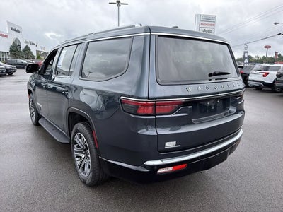 2023 Jeep Wagoneer Base