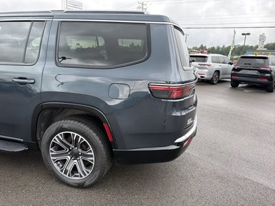 2023 Jeep Wagoneer Base