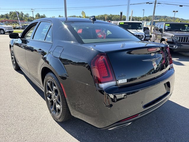 2023 Chrysler 300 Touring L