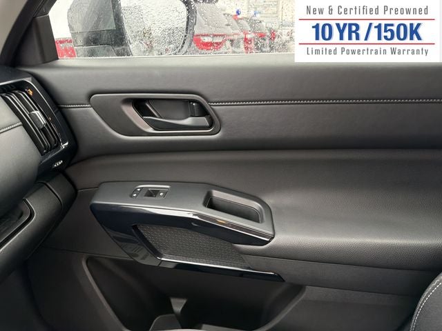 2025 Nissan Pathfinder SV 4WD