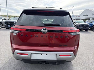 2024 Nissan Pathfinder SL