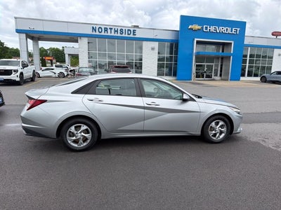 2022 Hyundai Elantra SE