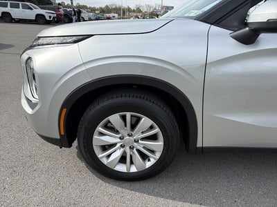 2025 Mitsubishi Outlander ES