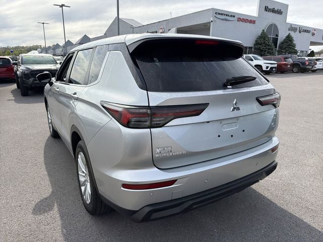 2025 Mitsubishi Outlander ES