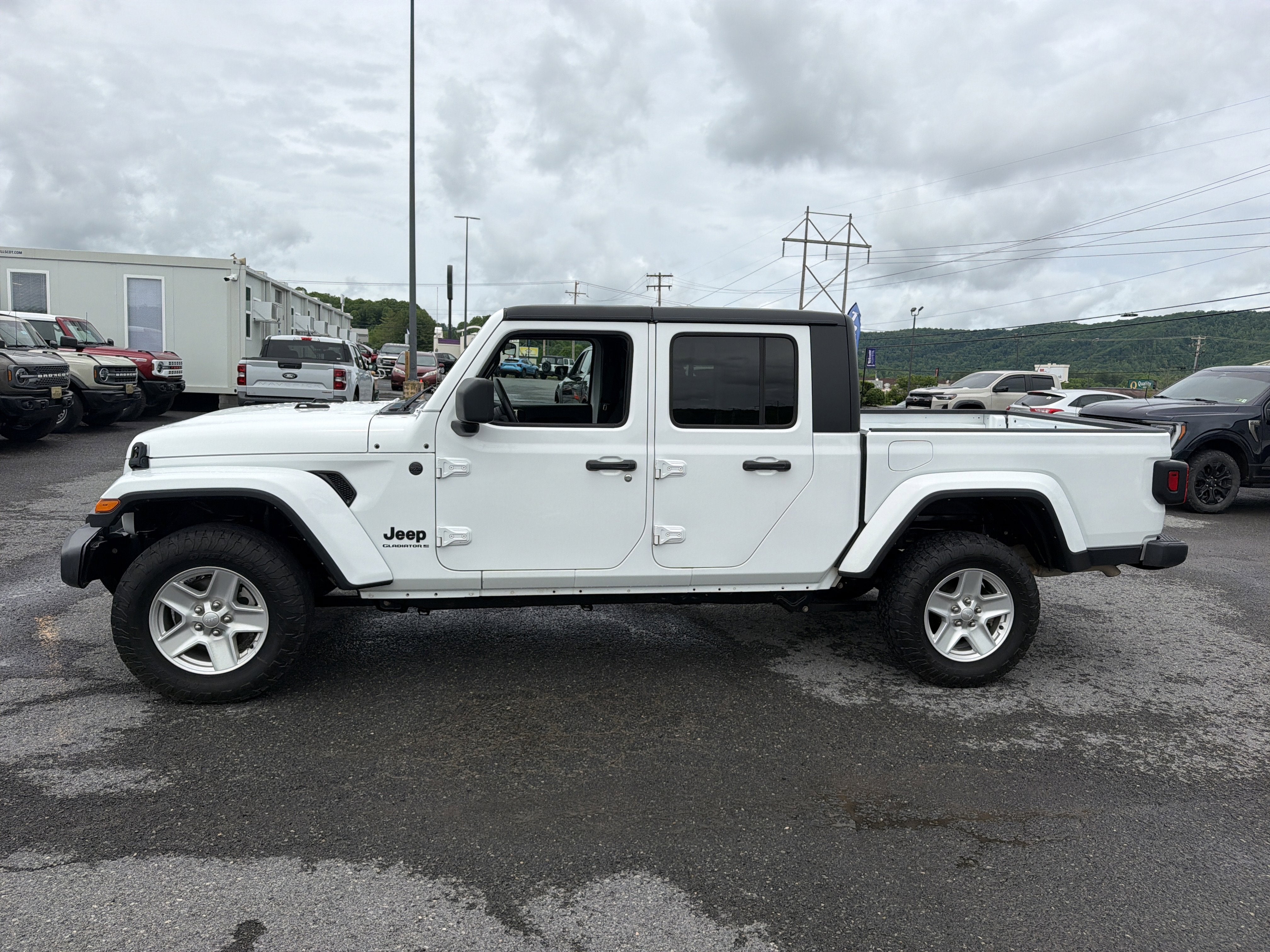 2023 Jeep Gladiator Sport S