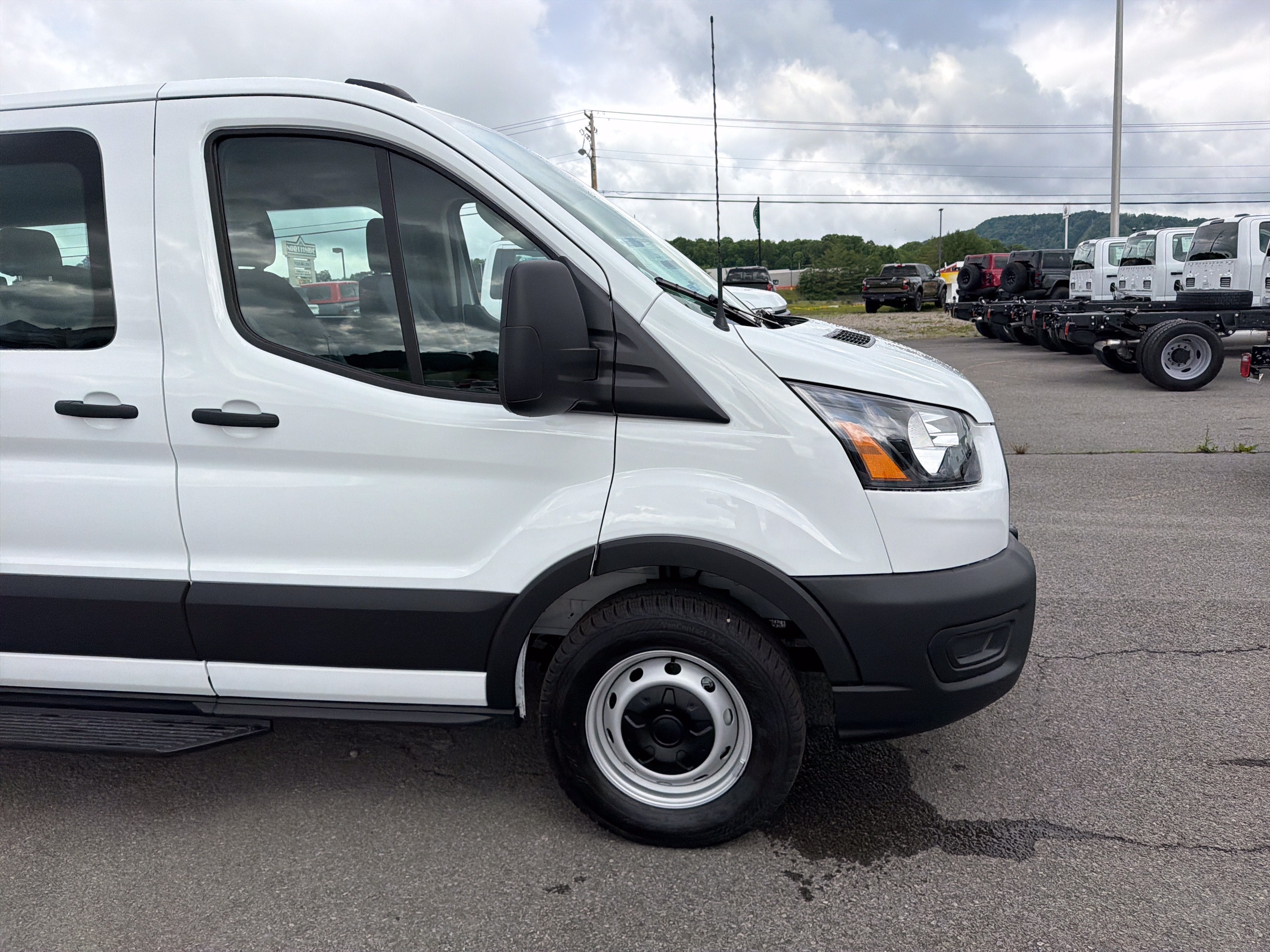 2026 Ford Transit Passenger Wagon XL