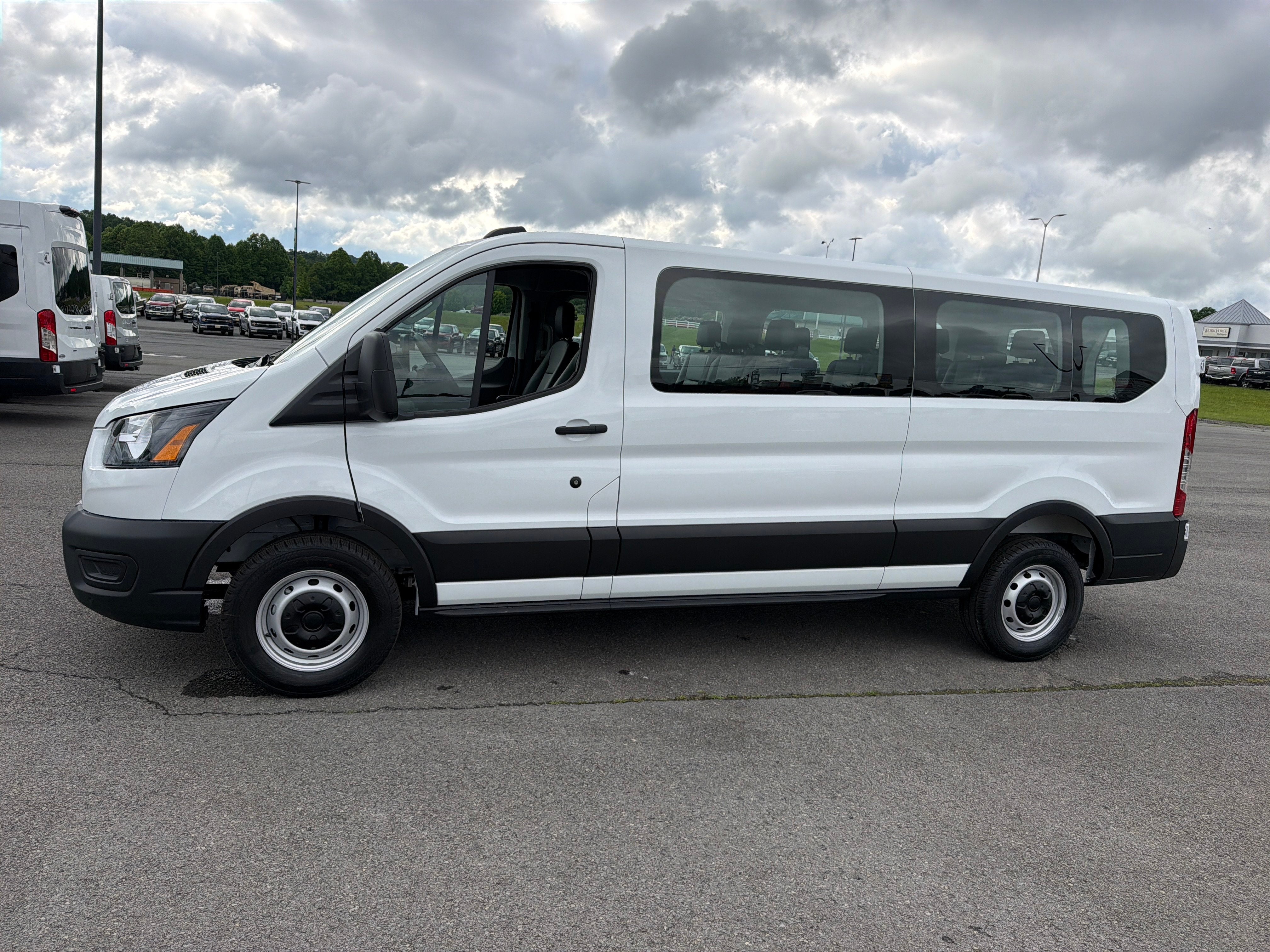 2026 Ford Transit Passenger Wagon XL