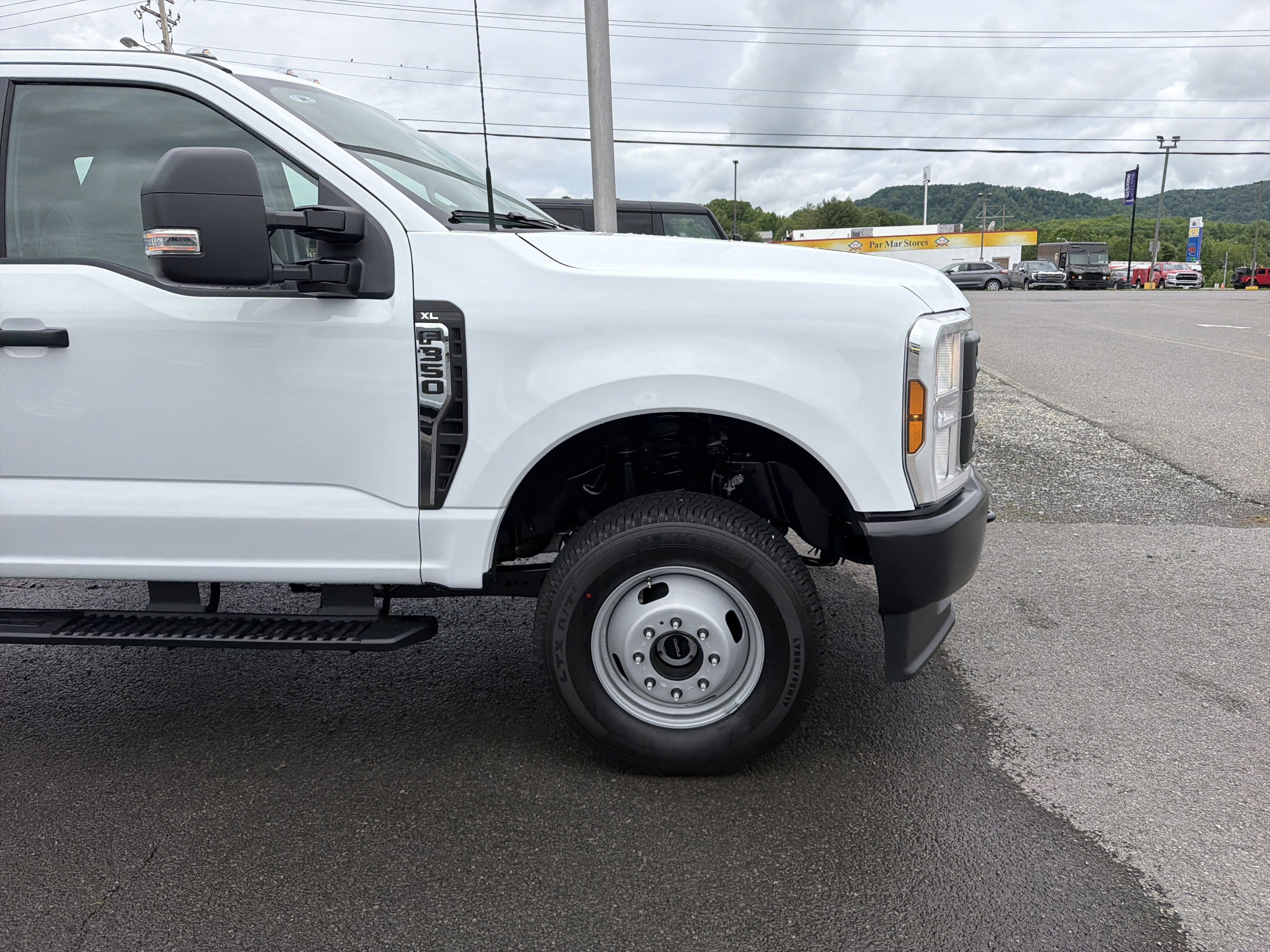2026 Ford Super Duty F-350 DRW XL