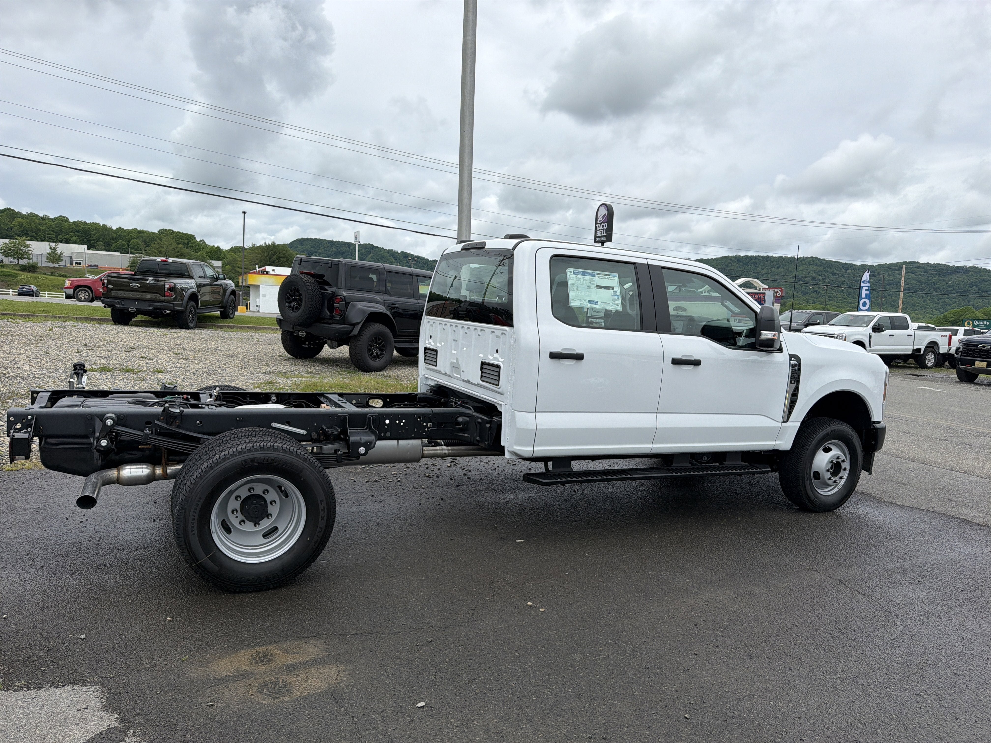 2026 Ford Super Duty F-350 DRW XL