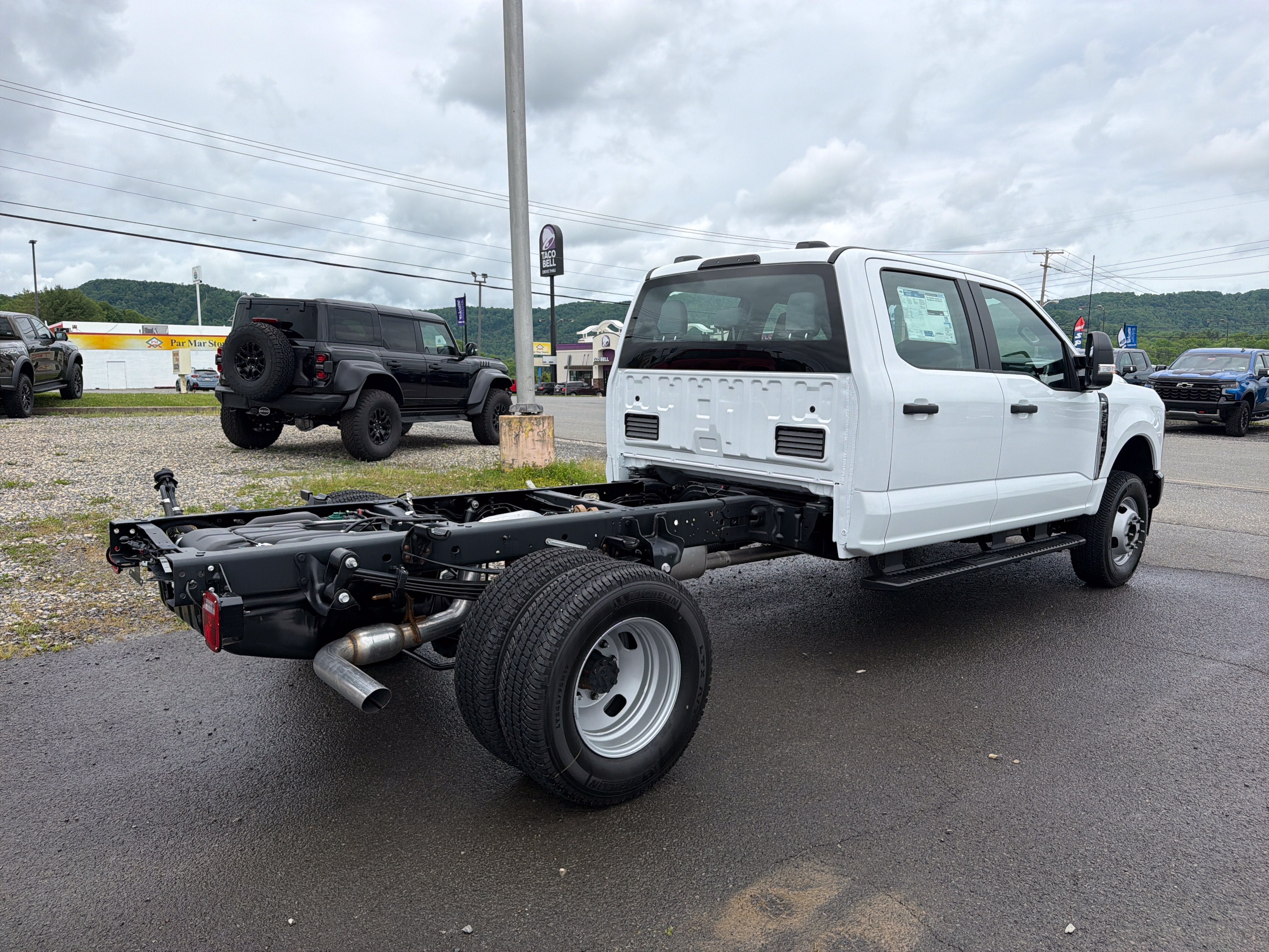 2026 Ford Super Duty F-350 DRW XL