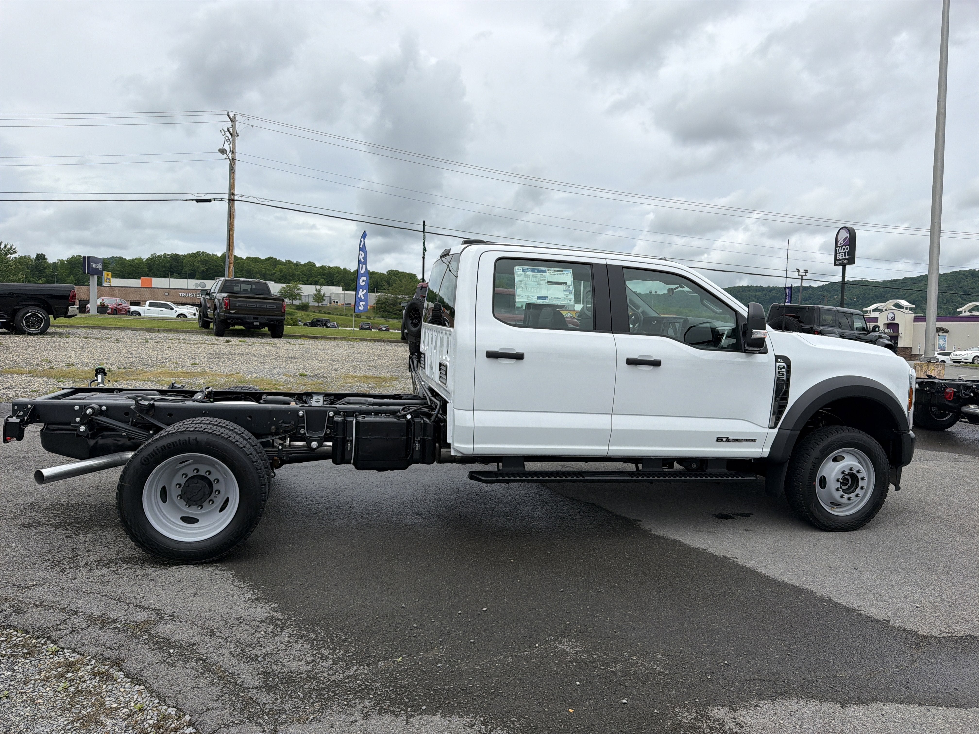 2026 Ford Super Duty F-550 DRW XL