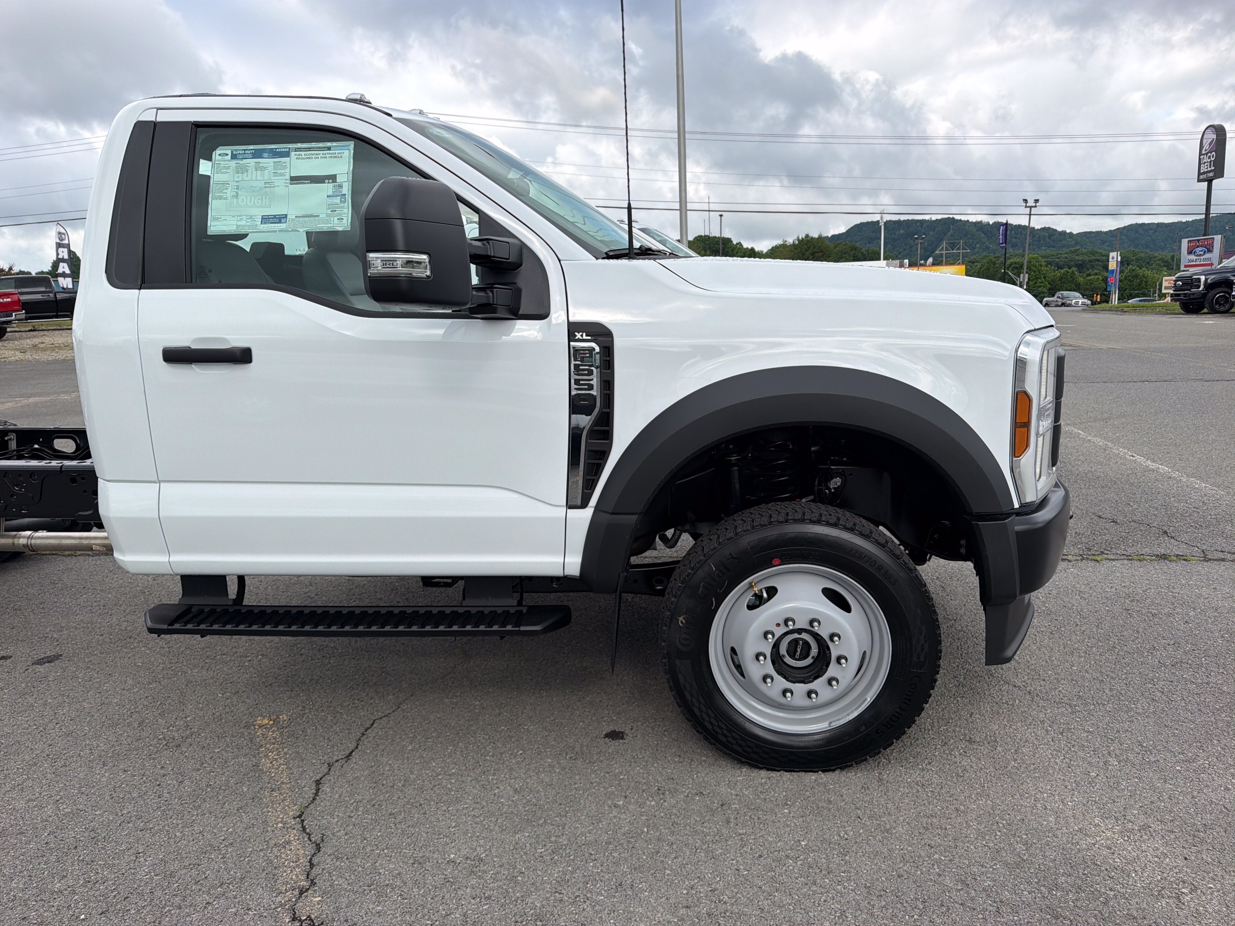 2026 Ford Super Duty F-550 DRW XL