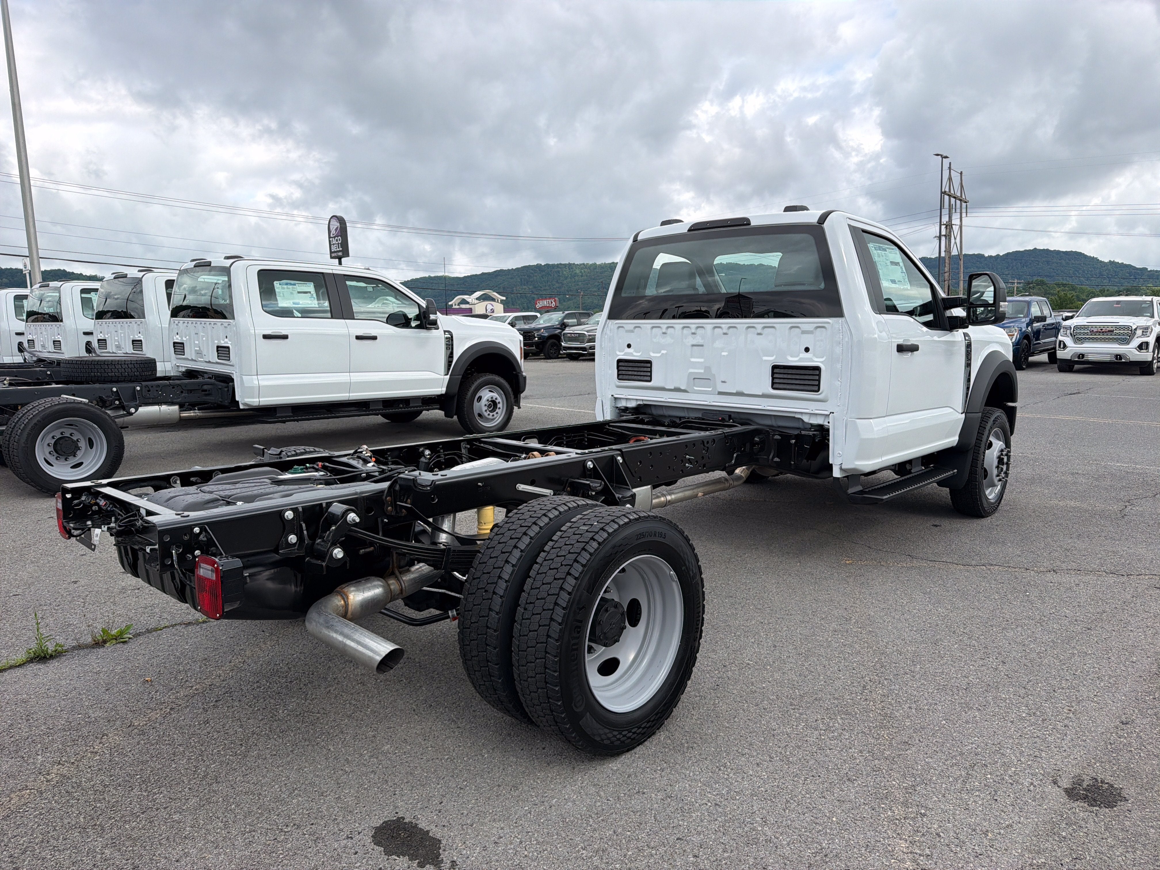 2026 Ford Super Duty F-550 DRW XL