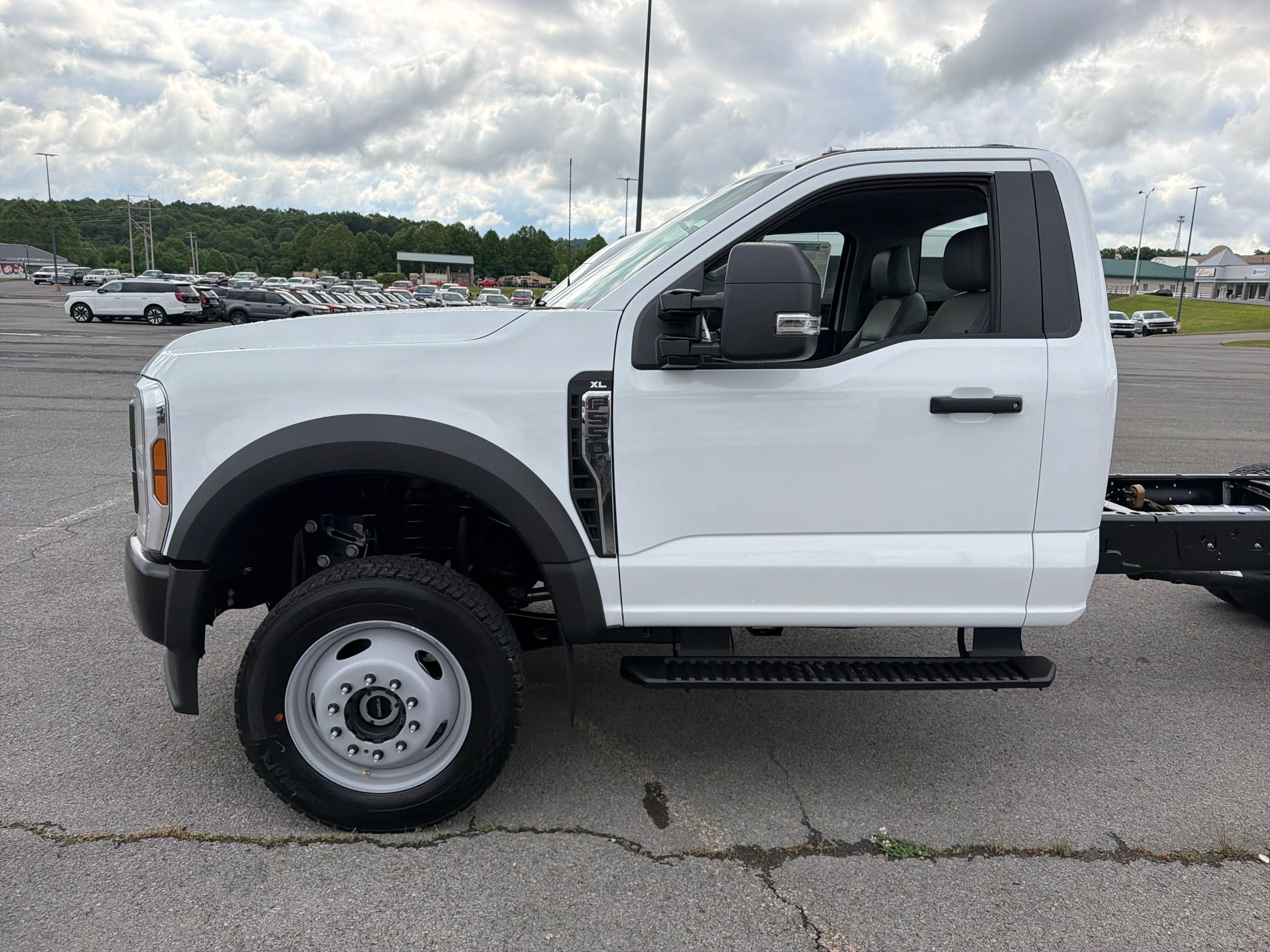2026 Ford Super Duty F-550 DRW XL