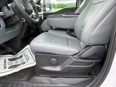 2026 Ford Super Duty F-550 DRW XL