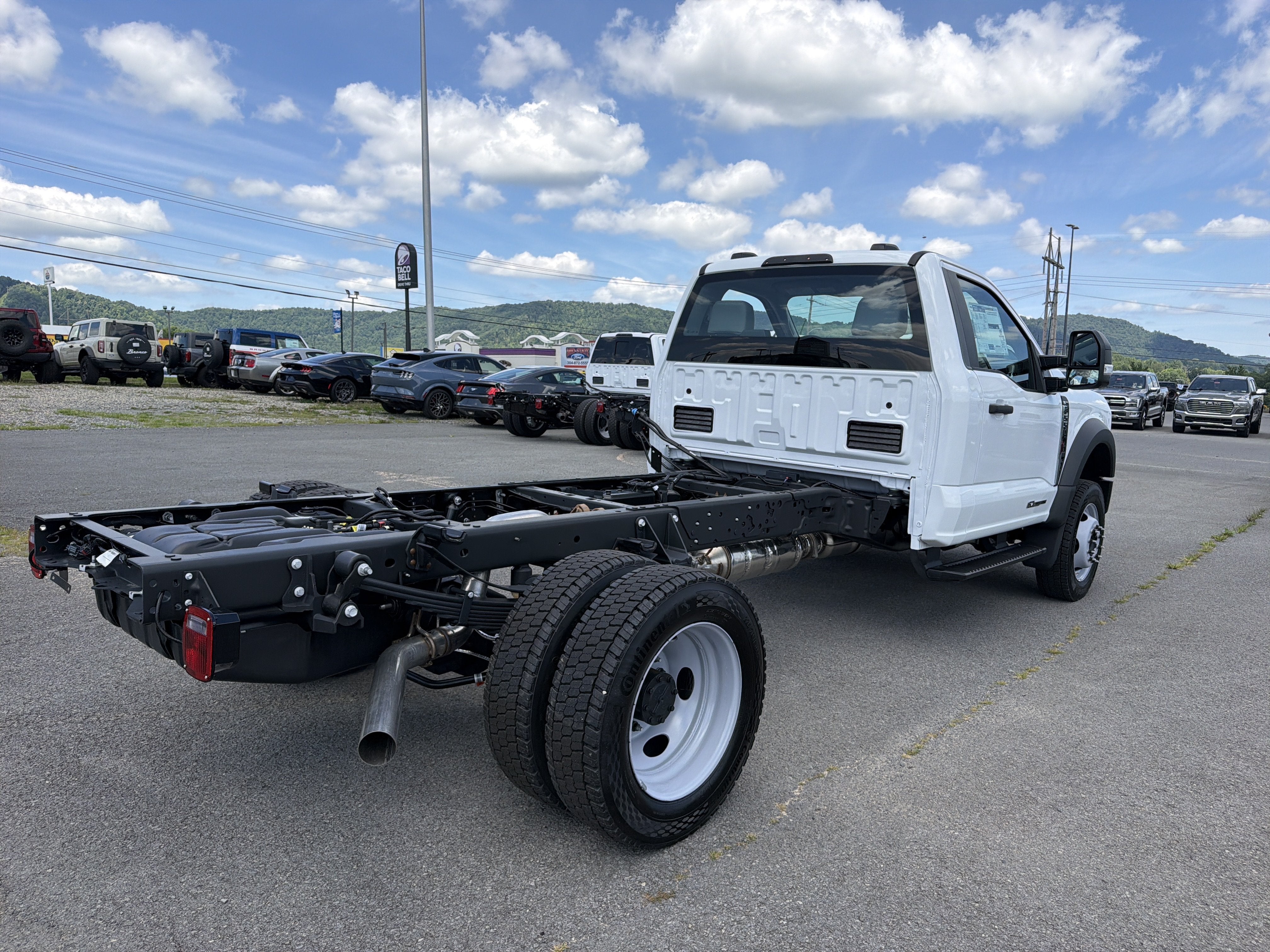 2026 Ford Super Duty F-550 DRW XL