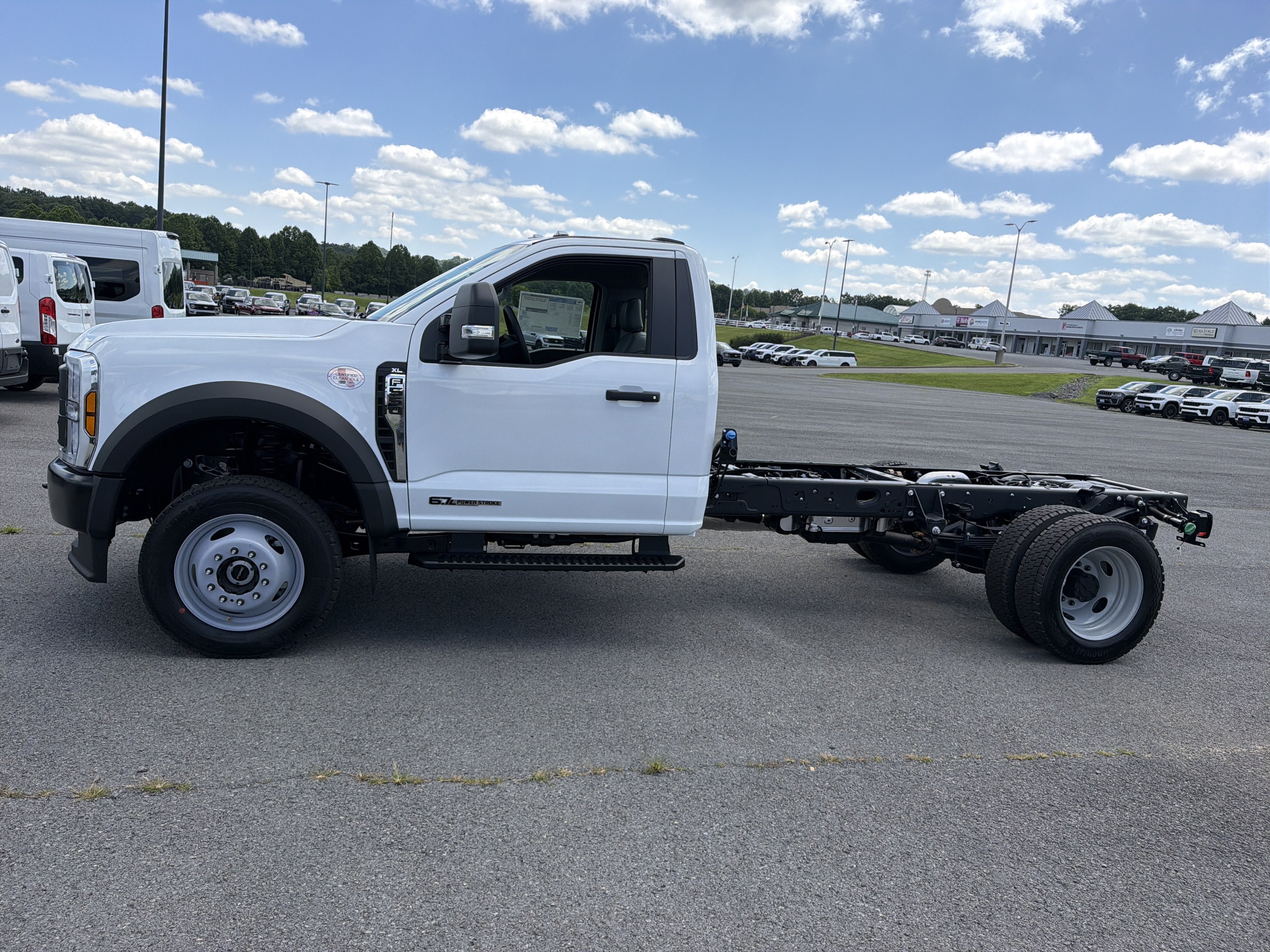 2026 Ford Super Duty F-550 DRW XL