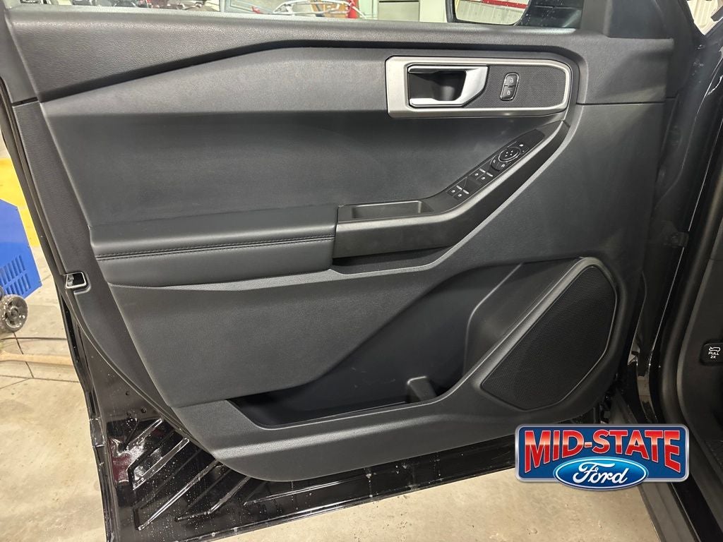 2025 Ford Utility Police Interceptor Base