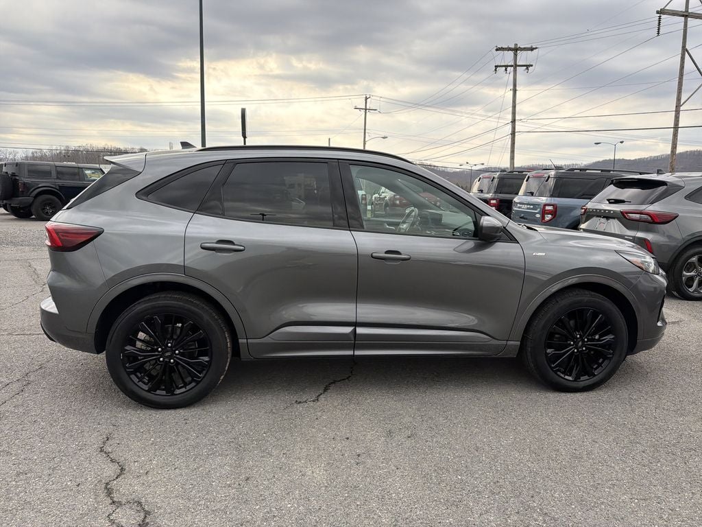 2023 Ford Escape ST-Line Elite