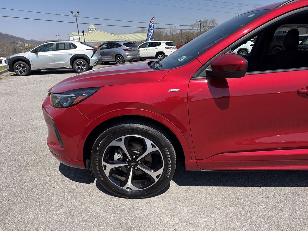 2025 Ford Escape Hybrid ST-Line Elite
