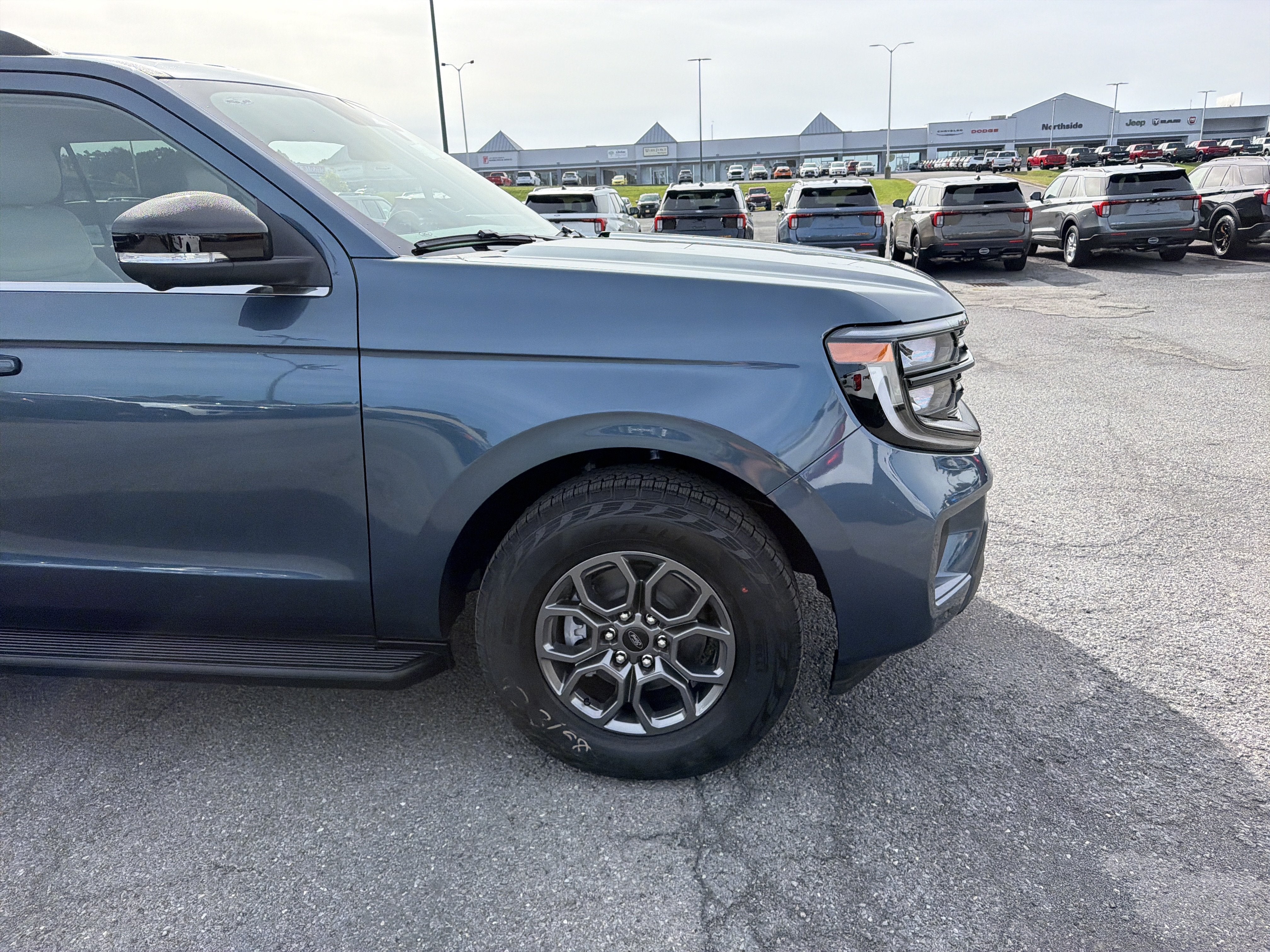 2027 Ford Expedition Active