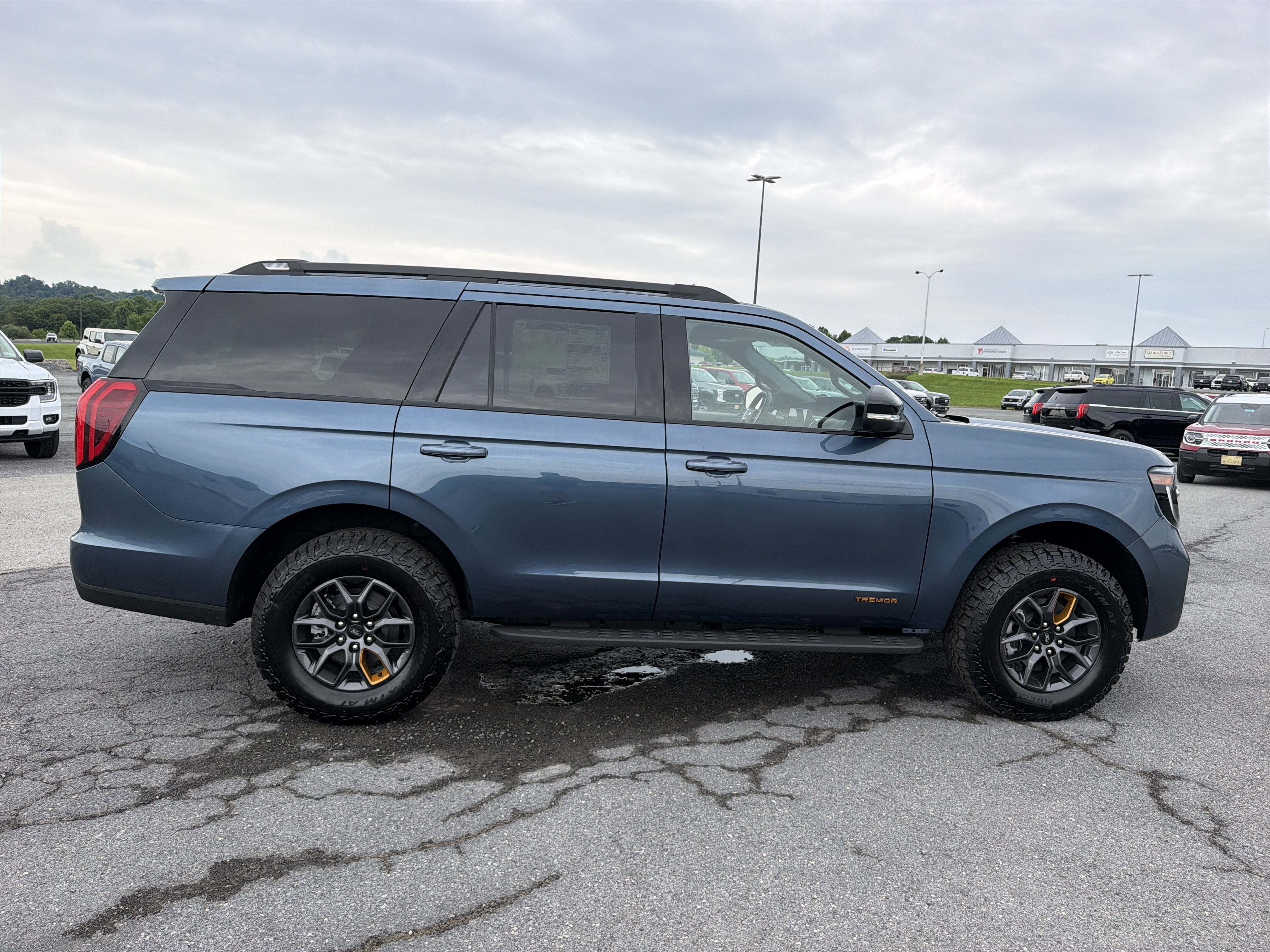 2027 Ford Expedition Tremor