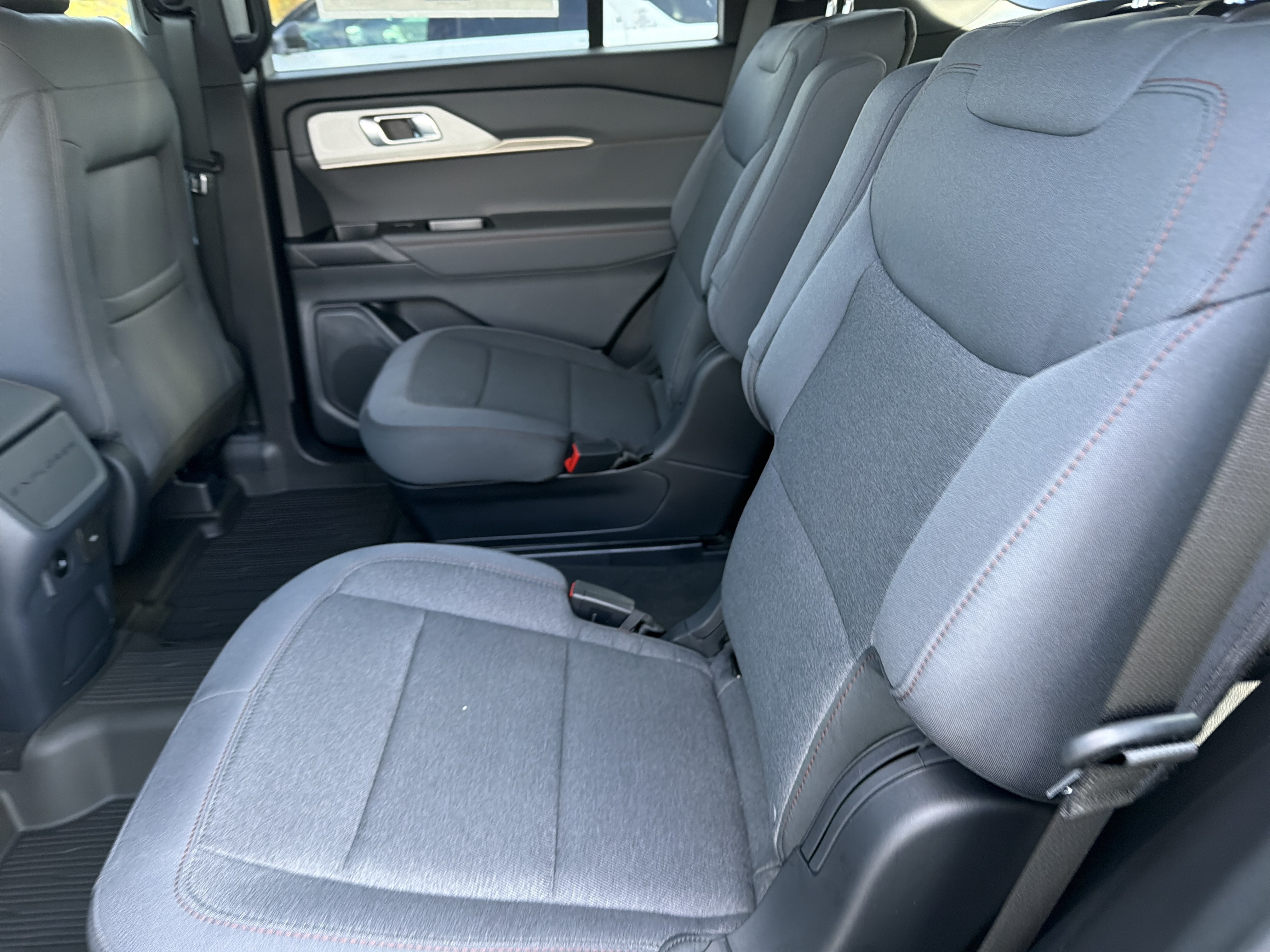 2027 Ford Explorer Active w/100A Pkg