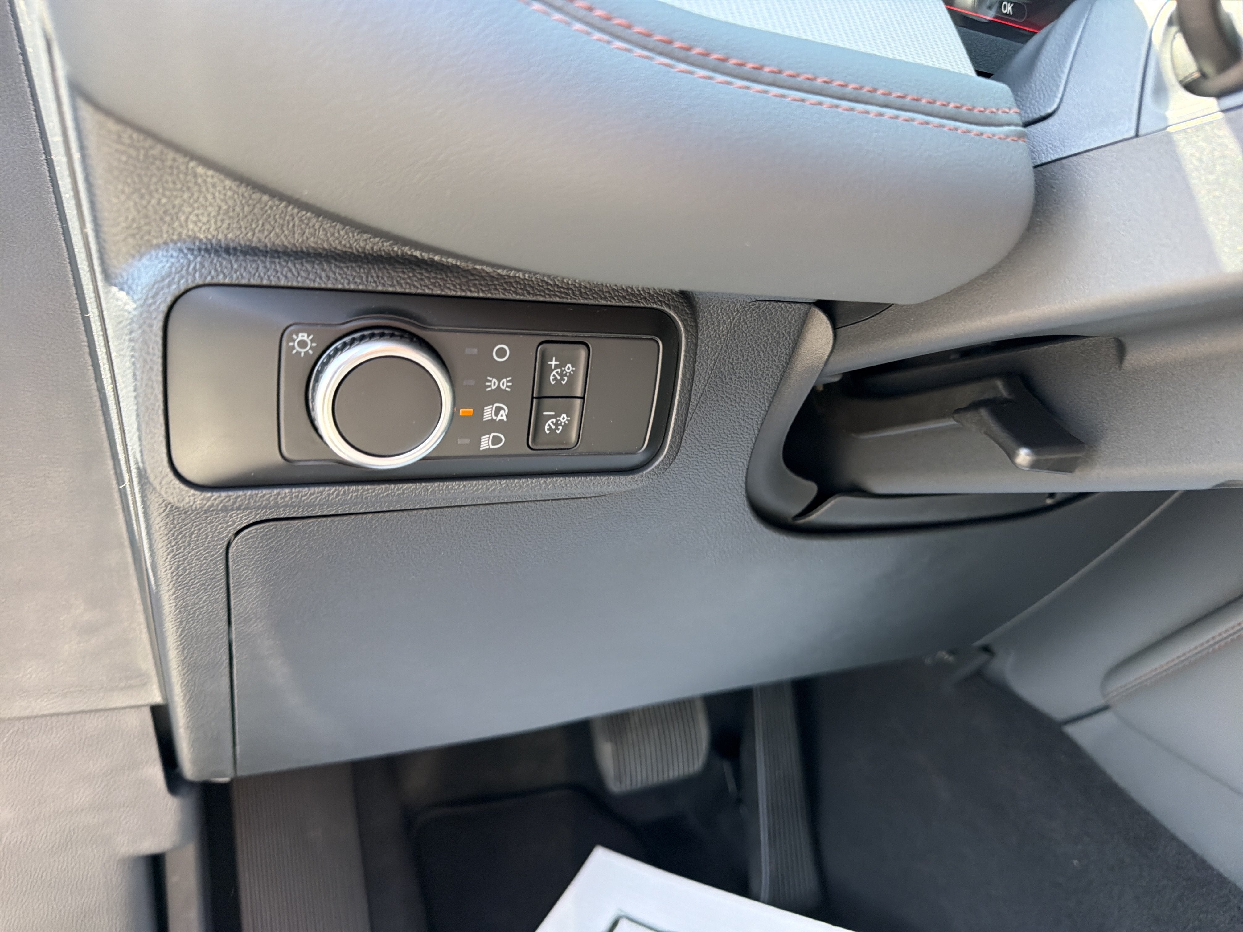 2027 Ford Explorer Active w/100A Pkg