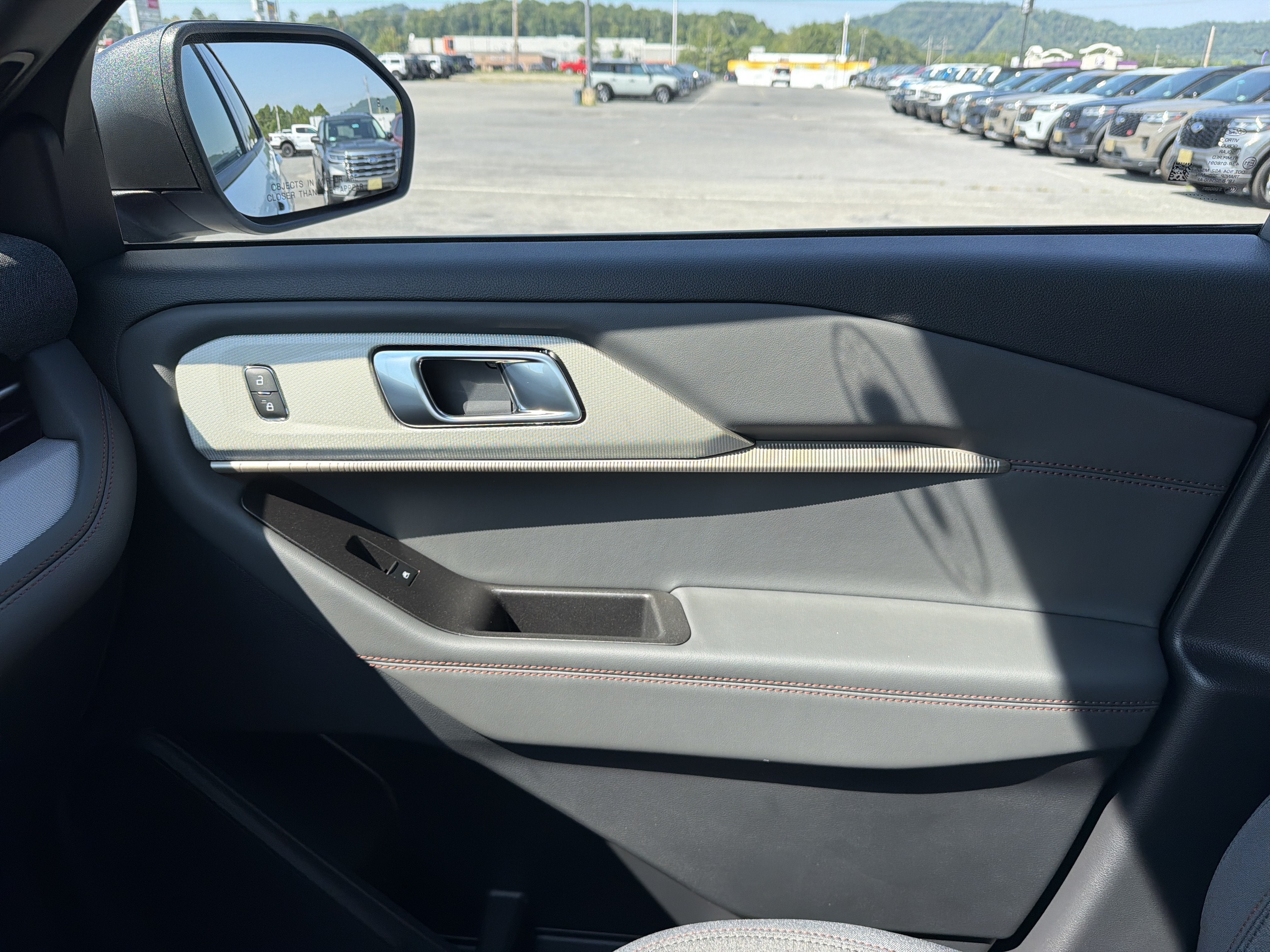 2027 Ford Explorer Active w/100A Pkg