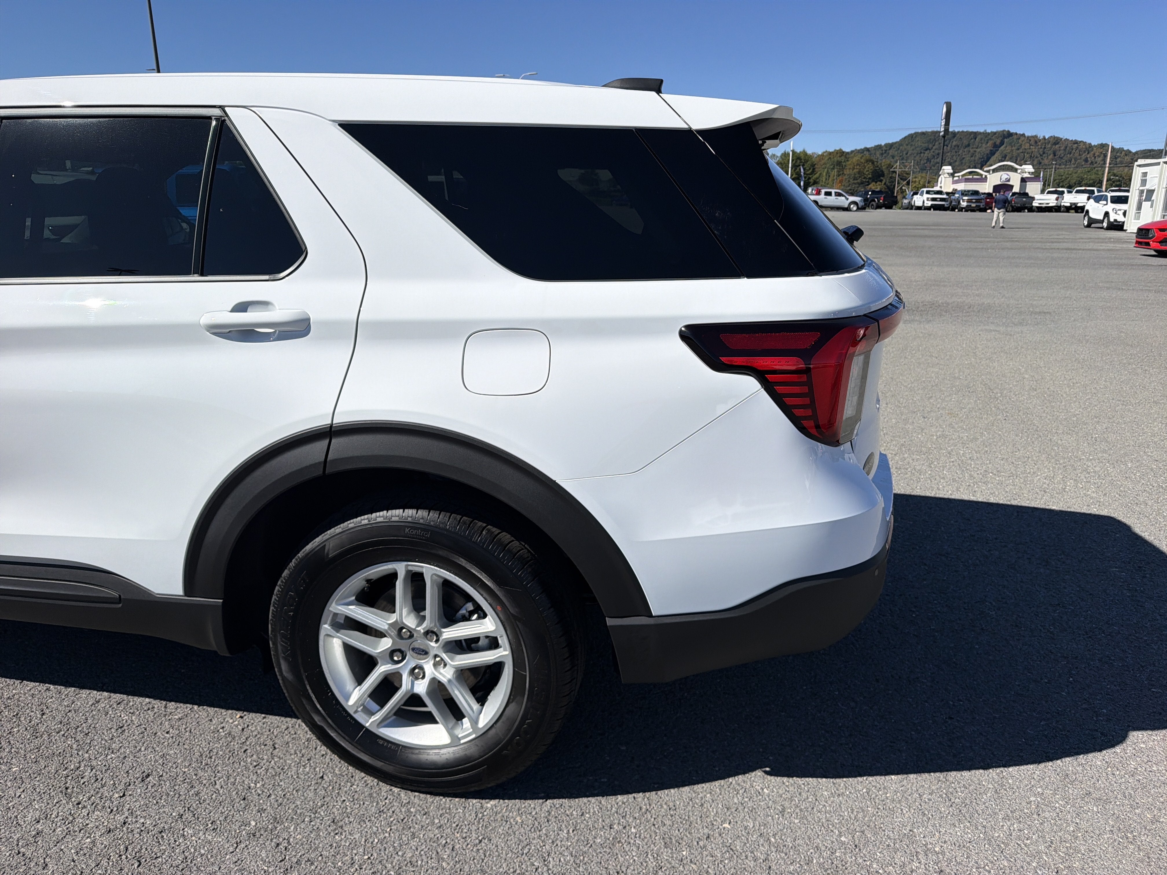 2027 Ford Explorer Active w/100A Pkg