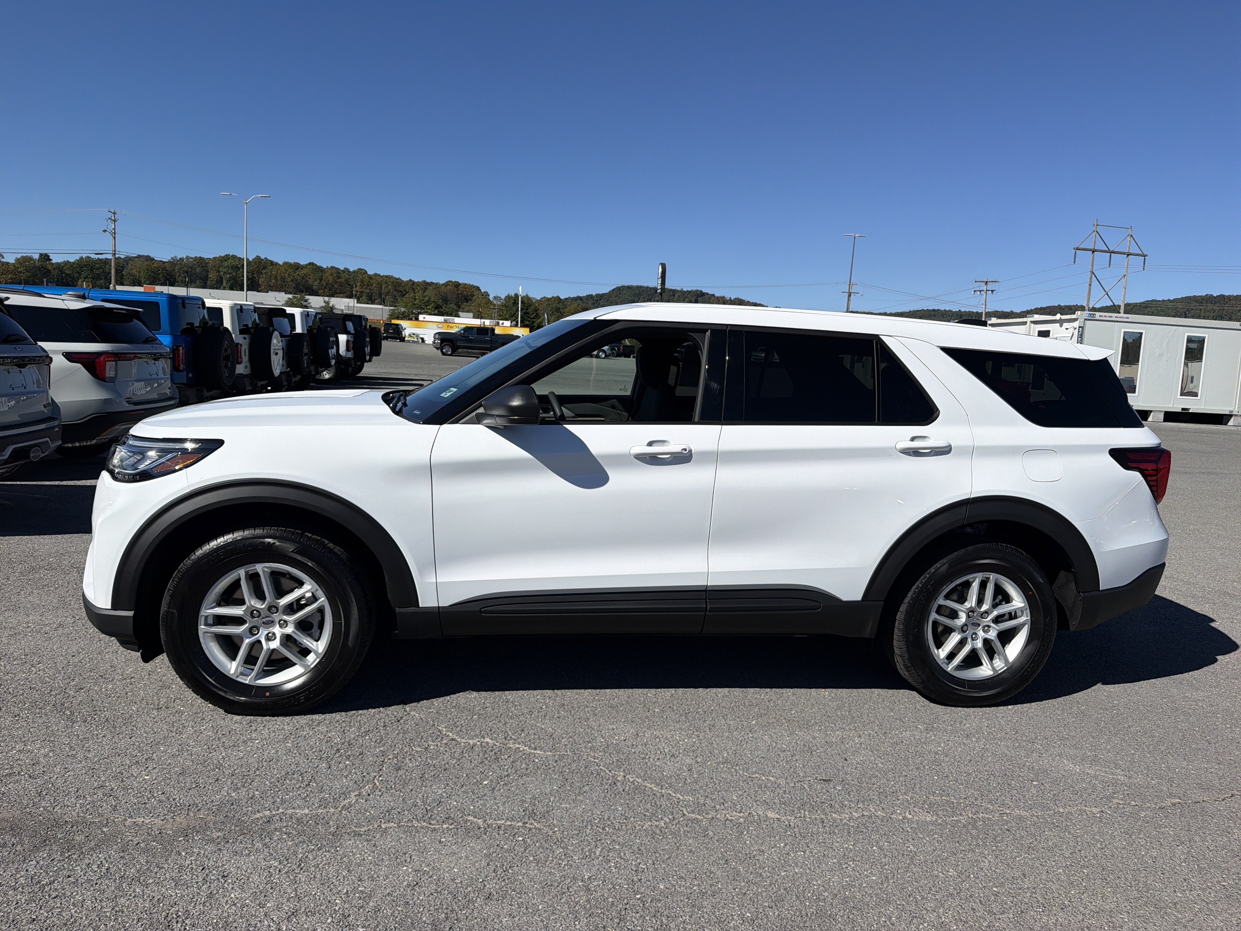 2027 Ford Explorer Active w/100A Pkg