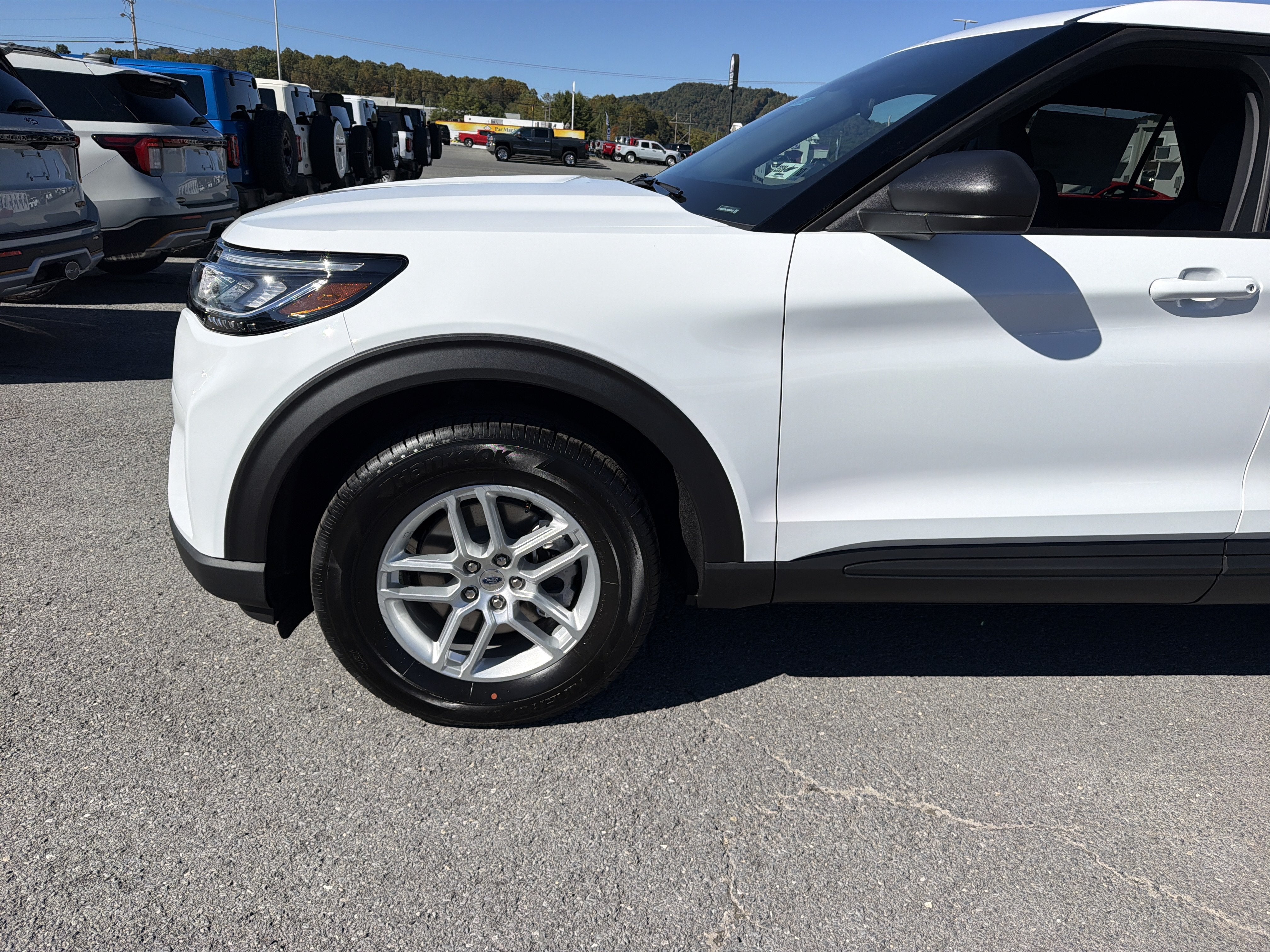 2027 Ford Explorer Active w/100A Pkg