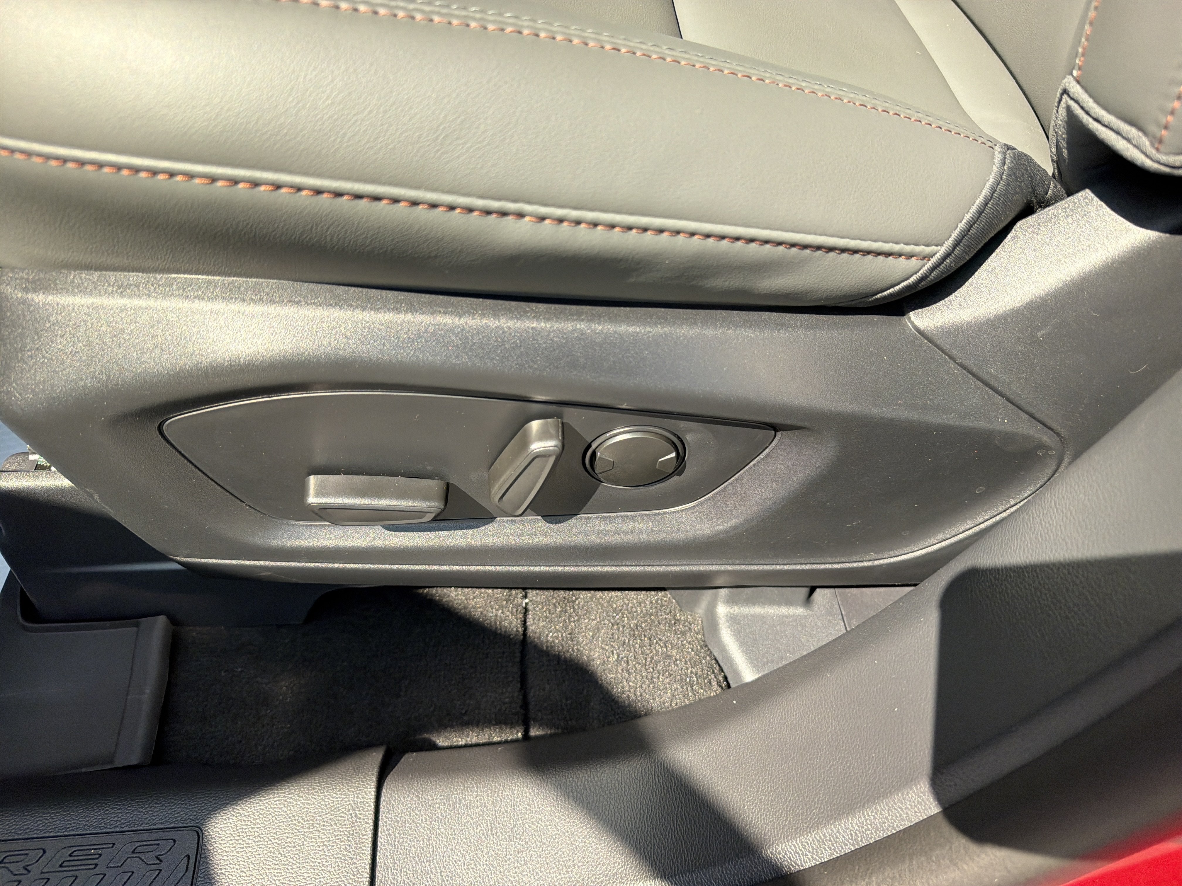 2027 Ford Explorer Active w/200A Pkg